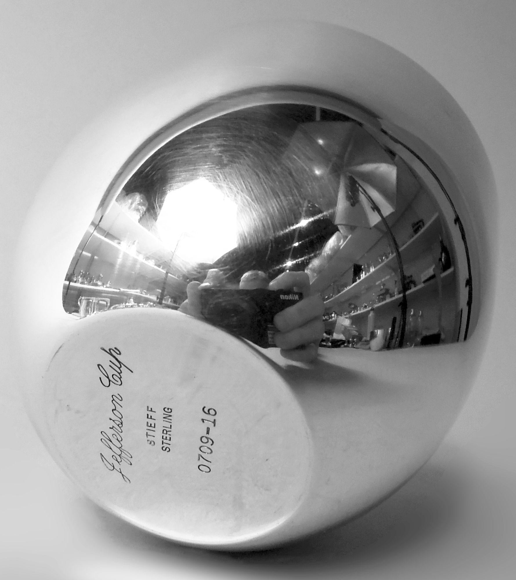 Fine XX secolo Coppia di tazze Jefferson in argento Sterling Stieff Colonial Revival con astuccio in vendita