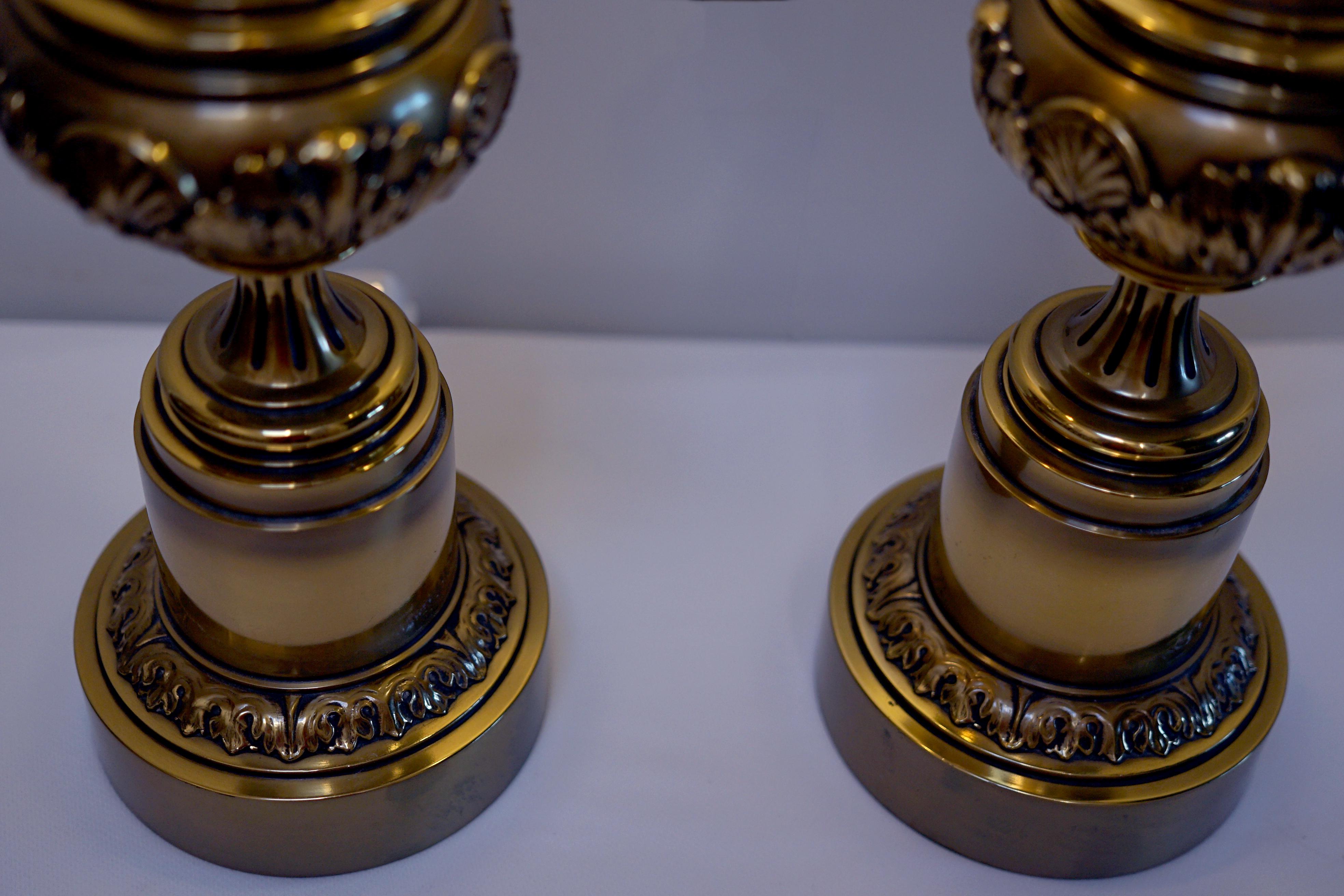 Polished Pair of Stiffel Brass Columnar Table Lamps For Sale