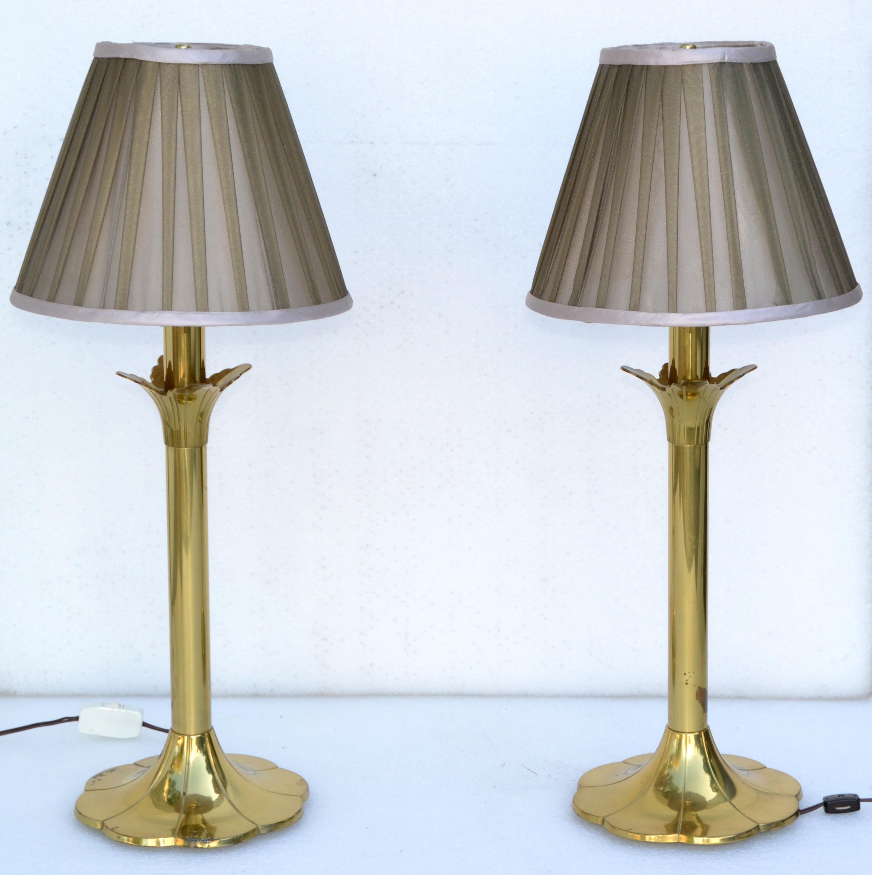 Paar Stiffel-Messing-Tischlampen und -Schirmen, Mid-Century Modern, amerikanische Mid-Century Modern, 1990 (Moderne) im Angebot