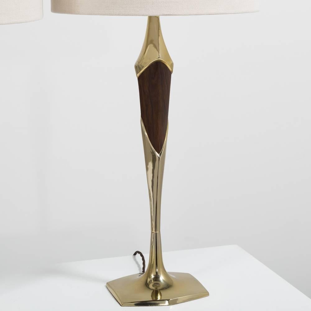 Pair of Stiffel designed teak and brass table lamps with great proportions, late 1950s
The Stiffel lamp company was founded by Ted Stiffel in Chicago, 1932. The shades are custom-made and linen wrapped for these lamps.
NB: Price includes 20% VAT