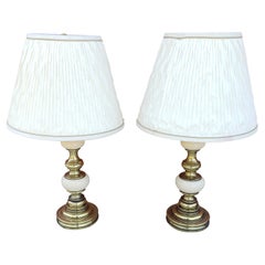 Paire de lampes de bureau Stiffel en laiton lourd et porcelaine