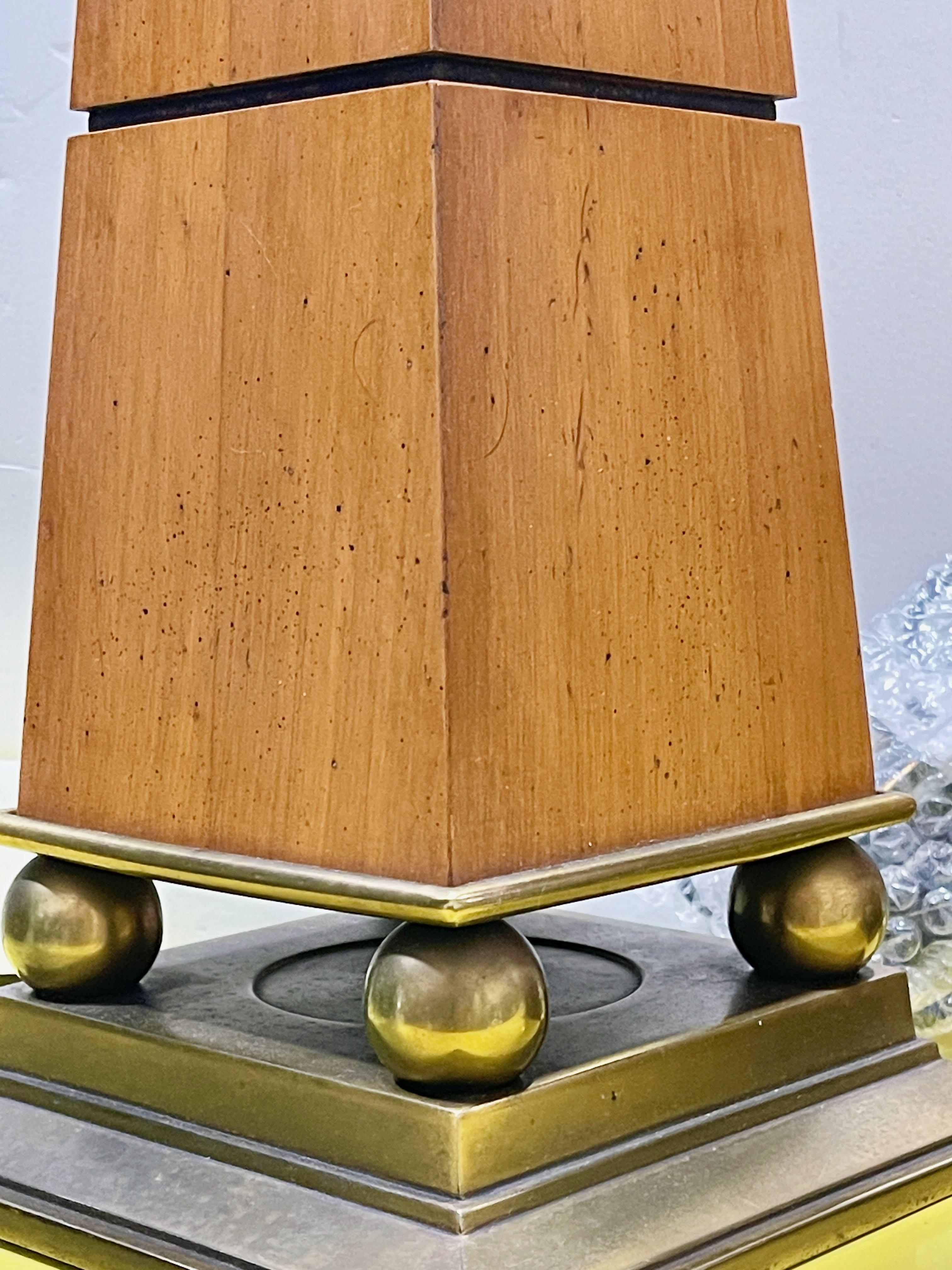 Paire de lampes obélisques Stiffel d'après Tommi Parzinger en vente 3