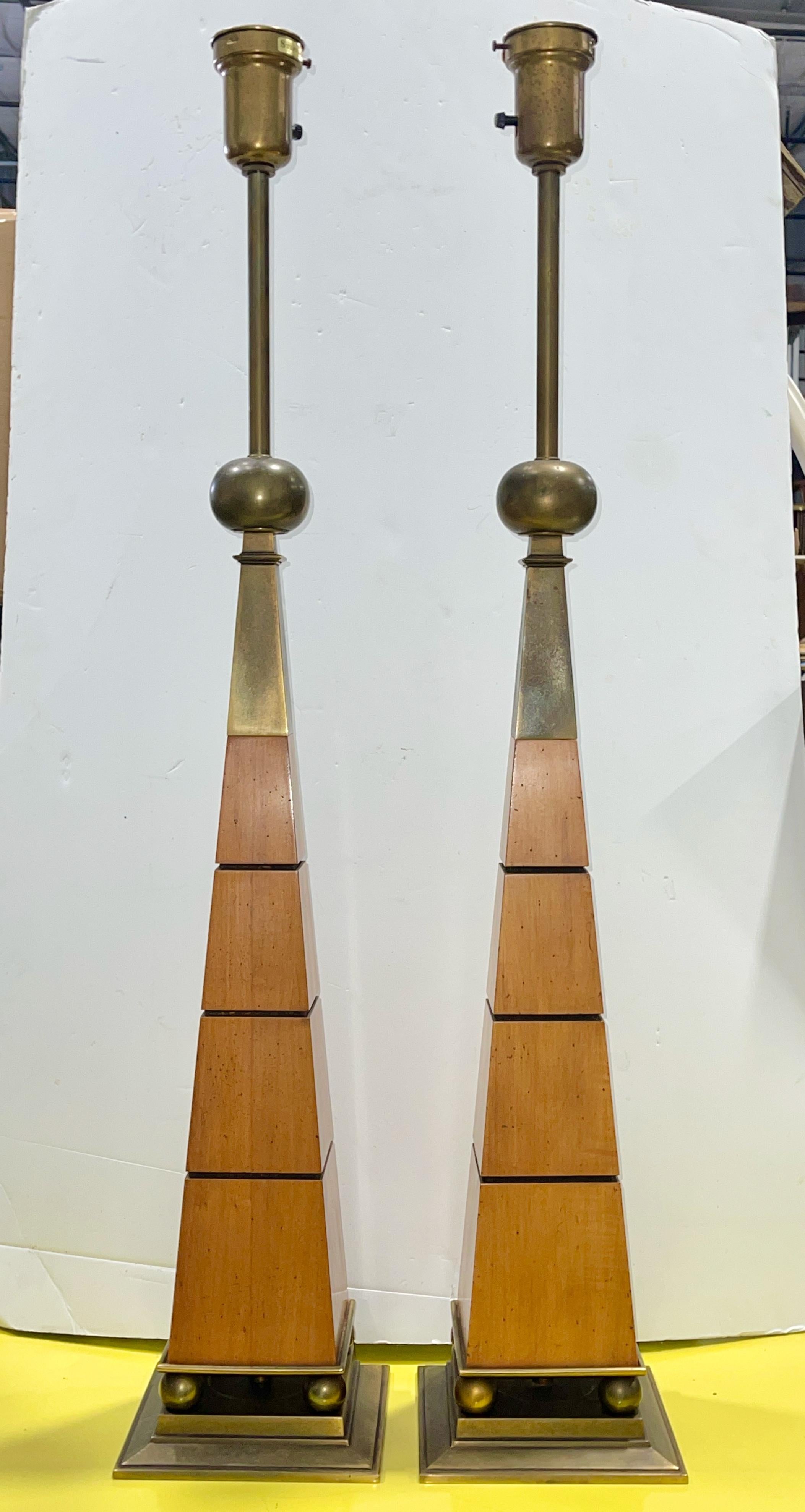 Hollywood Regency Pair of Stiffel Obelisk Lamps after Tommi Parzinger For Sale