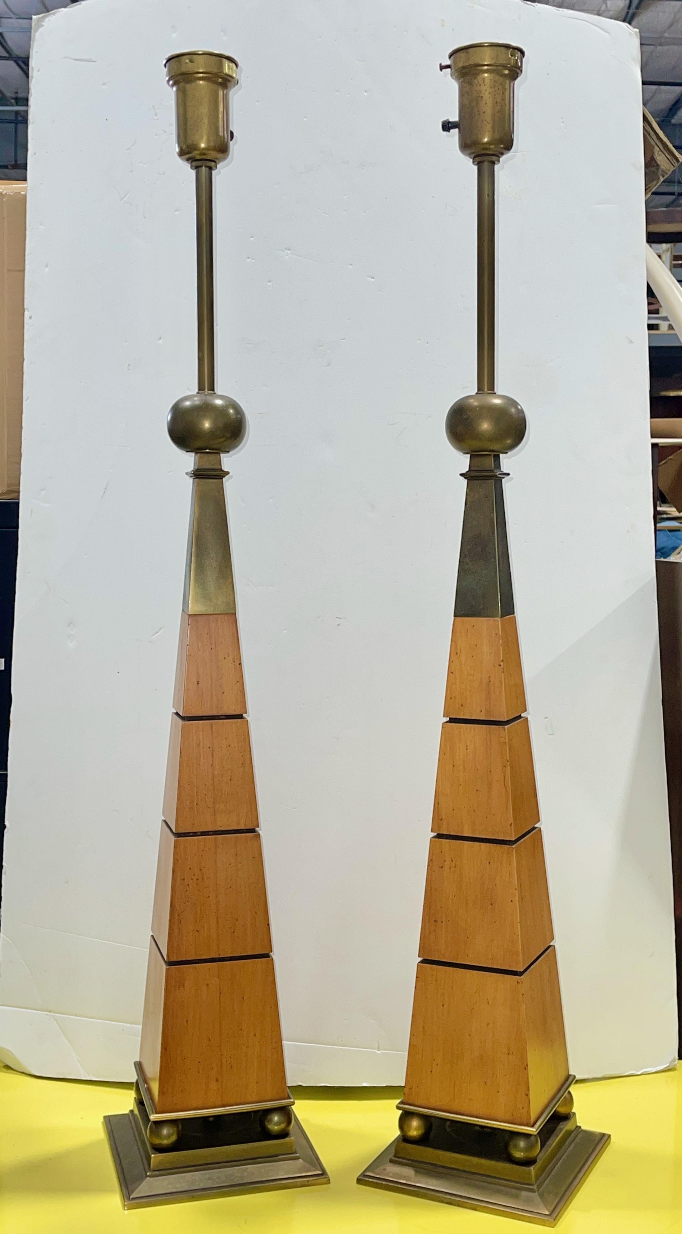 Pair of Stiffel Obelisk Lamps after Tommi Parzinger In Good Condition For Sale In Hanover, MA