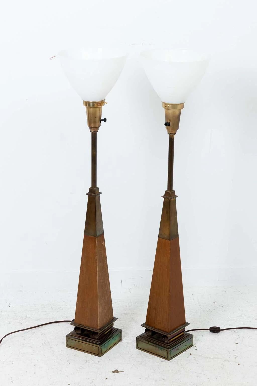 American Pair Of Stiffel Tommi Parzinger Style Obelisk Lamps For Sale