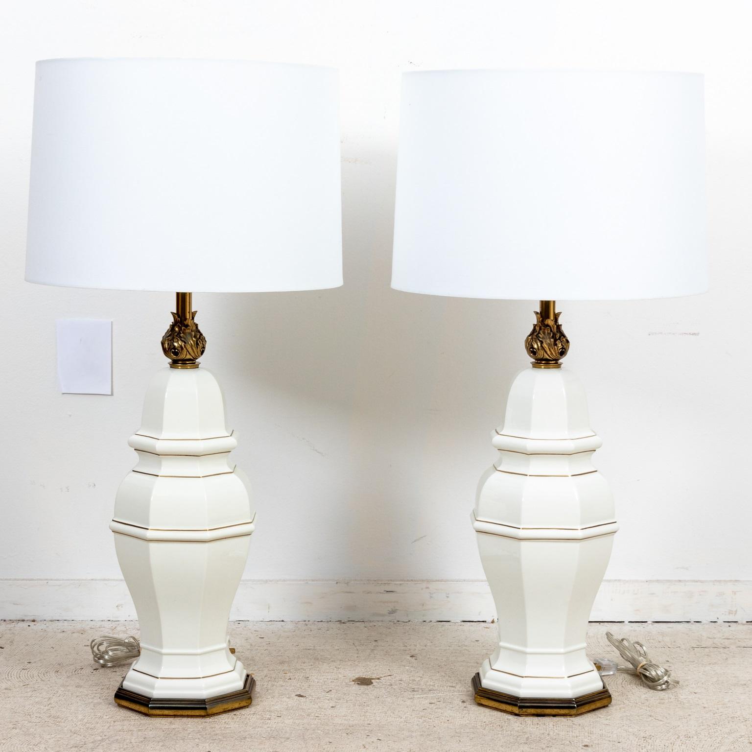 Mid-20th Century Pair of Stiffel White Ginger Jar Lamps For Sale