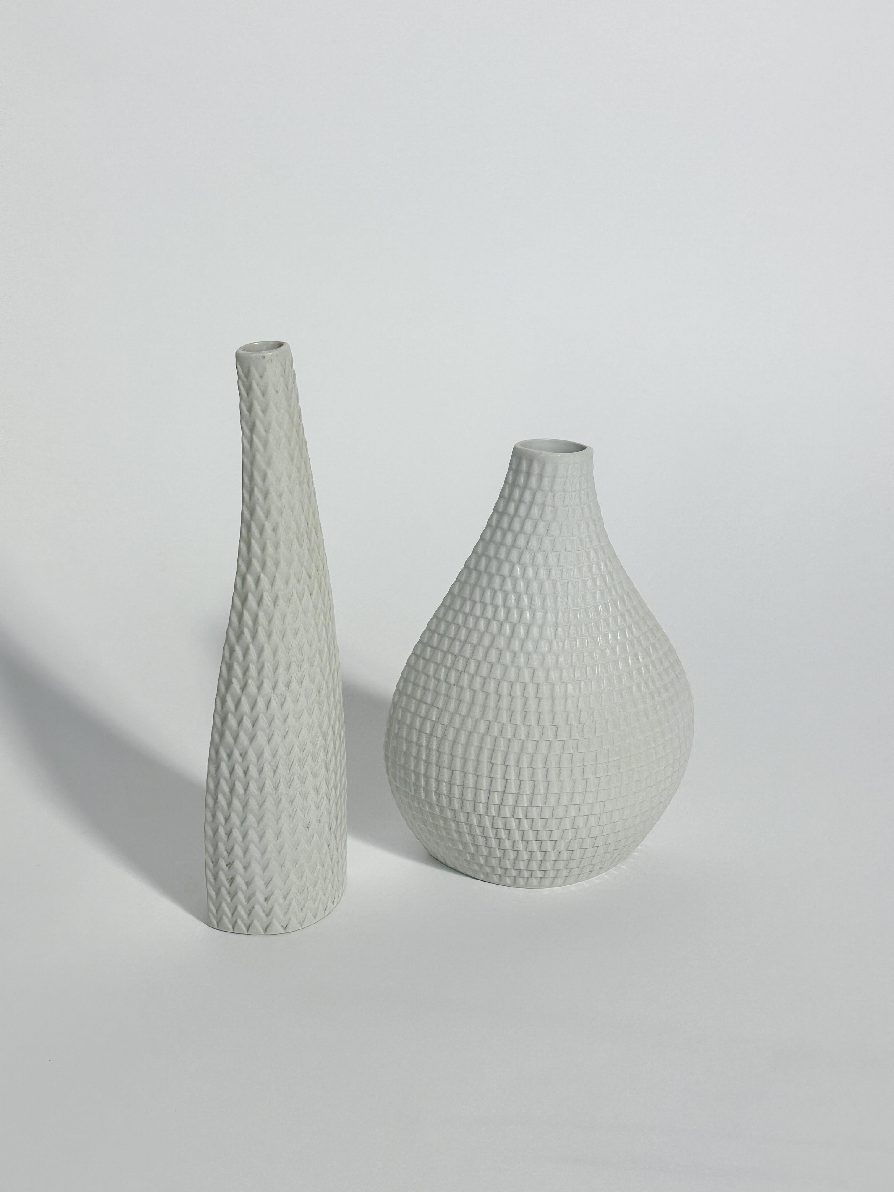 Metà XX secolo Coppia di vasi in gres di Stig Lindberg Reptile Gustavsberg Svezia anni '50 in vendita