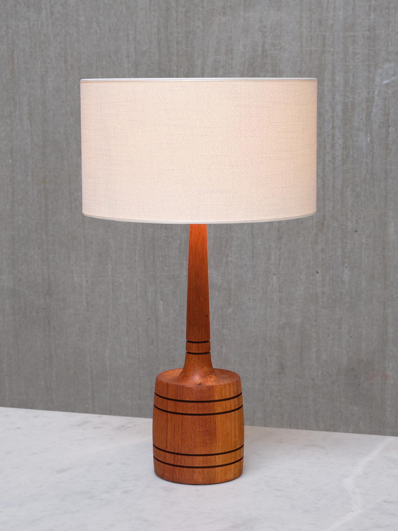 Paar Stilarmatur Tranås Tischlampen aus massivem Teakholz, Schweden, 1960er Jahre im Angebot 3