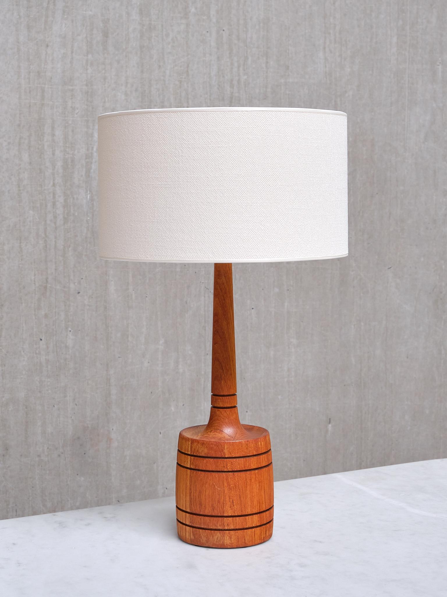 Paar Stilarmatur Tranås Tischlampen aus massivem Teakholz, Schweden, 1960er Jahre im Angebot 4