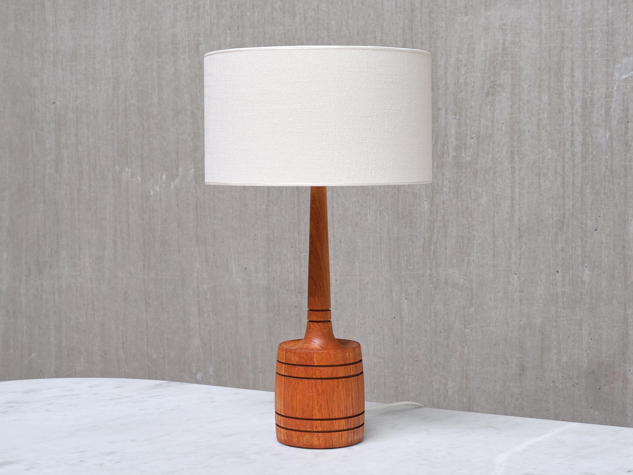 Paar Stilarmatur Tranås Tischlampen aus massivem Teakholz, Schweden, 1960er Jahre (Skandinavische Moderne) im Angebot