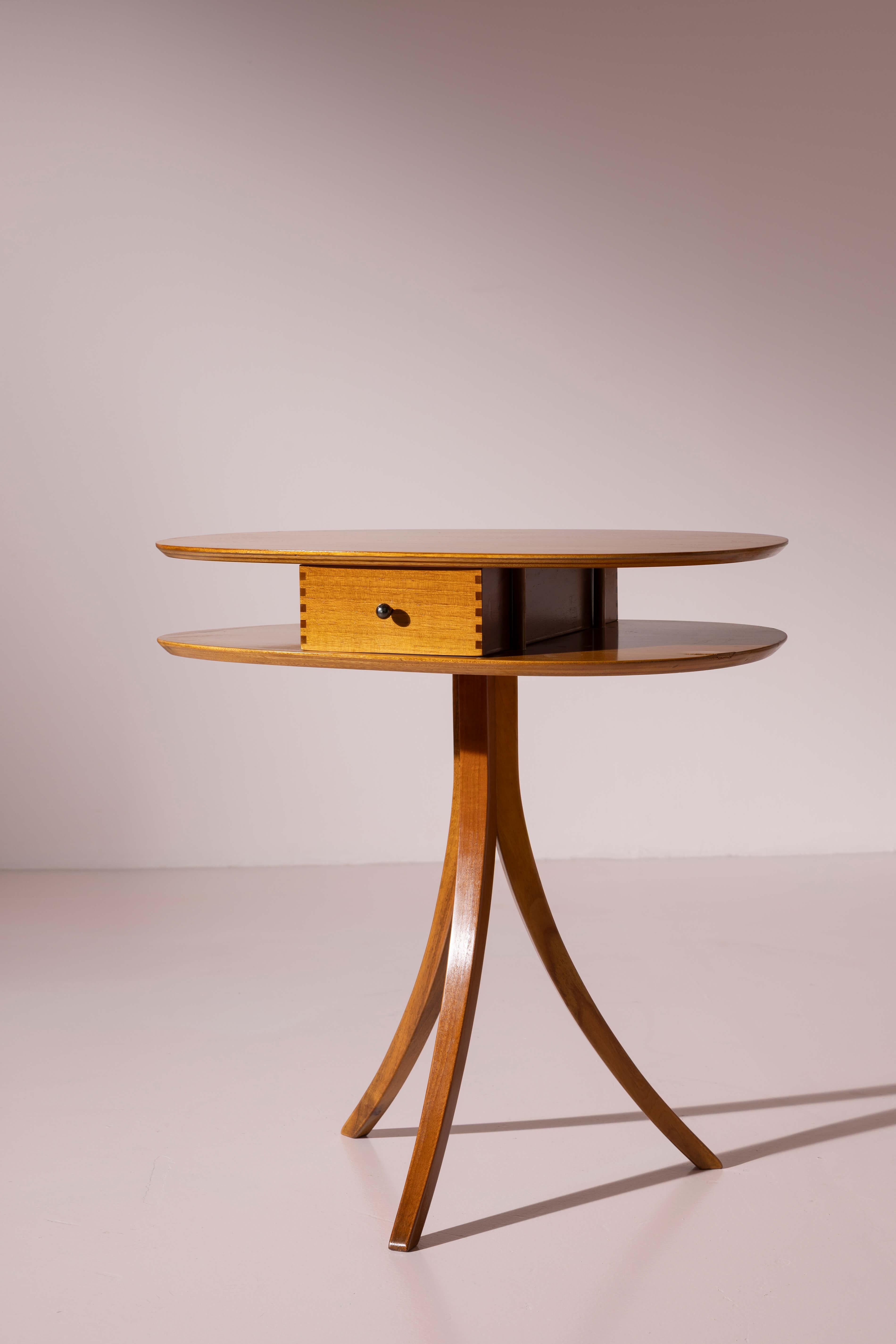 Cherry Pair of Stildomus cherrywood side tables, Italy, 1990s For Sale