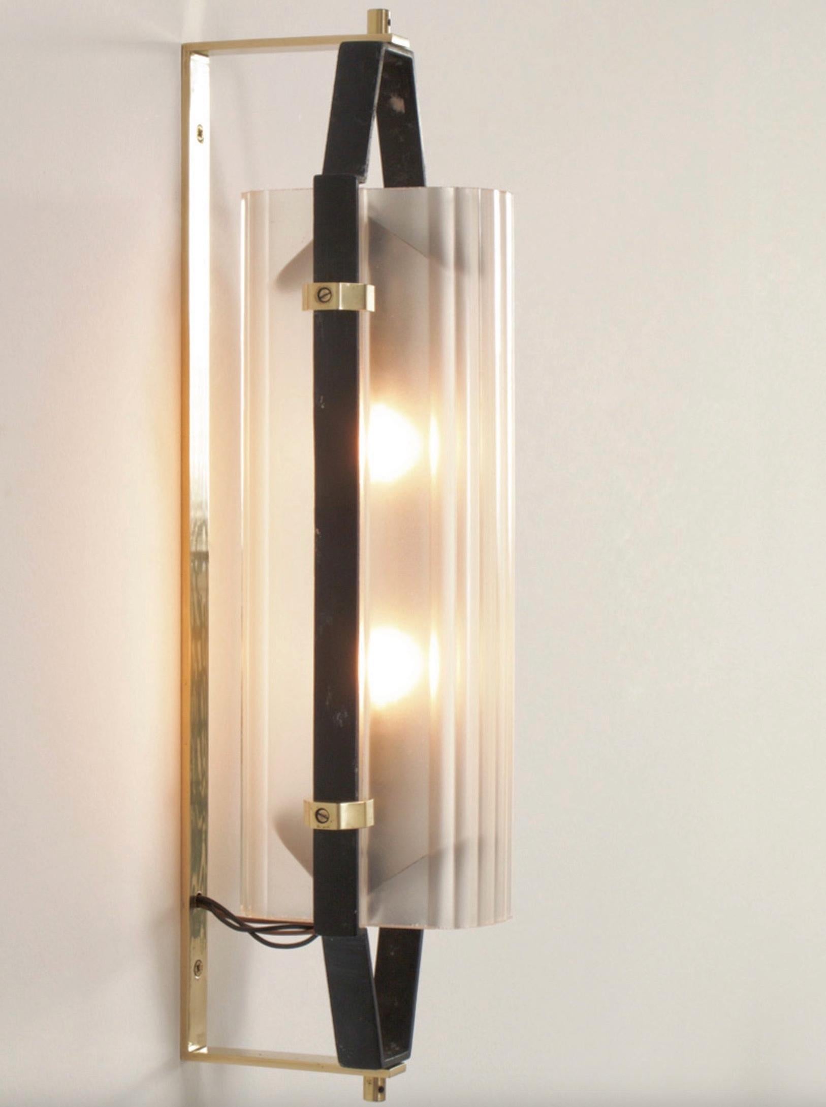 Pair of Stilnovo Brass & Ribbed Glass Orientable Sconces In Good Condition In Hanover, MA
