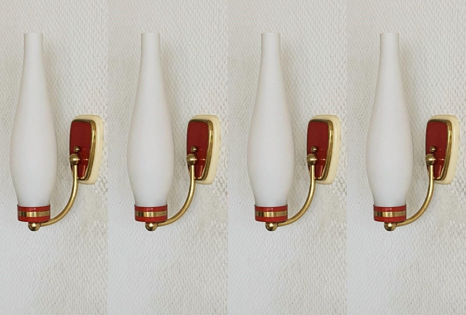 Pair of Stilnovo Style Glass and Brass Wall Sconces, 1960s - Two Pairs Available For Sale 4