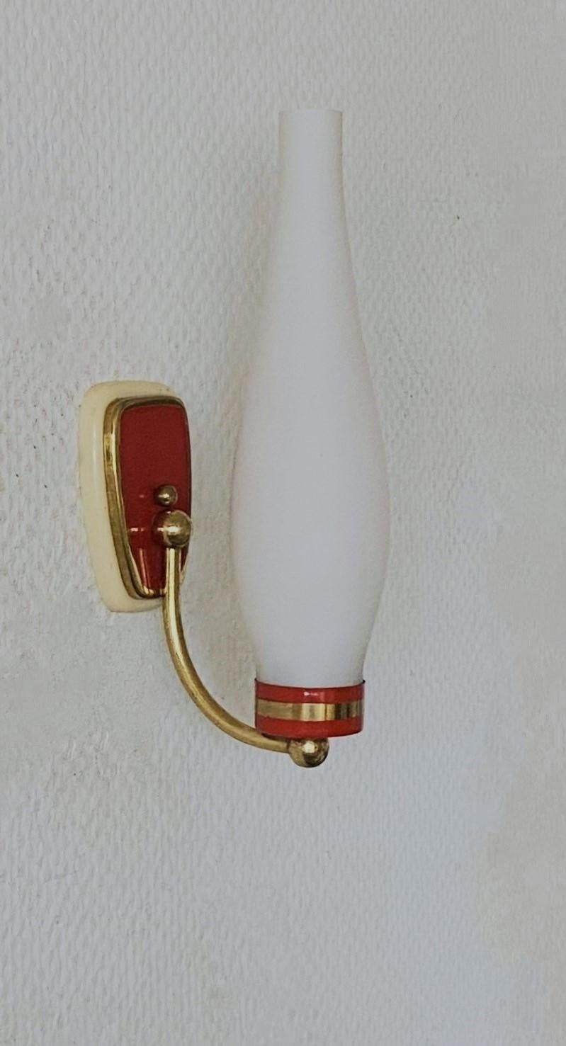 Pair of Stilnovo Style Glass and Brass Wall Sconces, 1960s - Two Pairs Available In Good Condition For Sale In Frankfurt am Main, DE