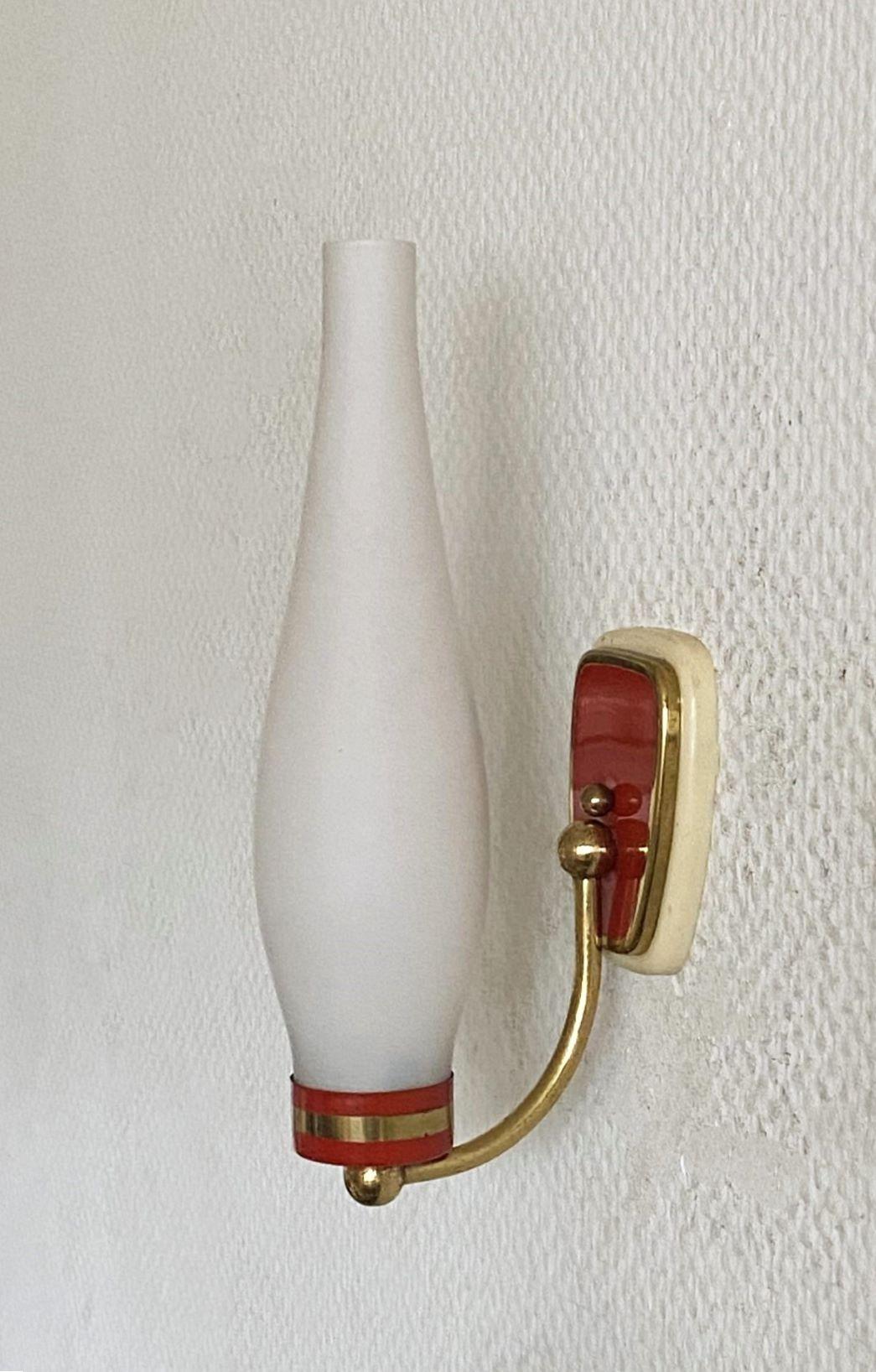 Pair of Stilnovo Style Glass and Brass Wall Sconces, 1960s - Two Pairs Available For Sale 3