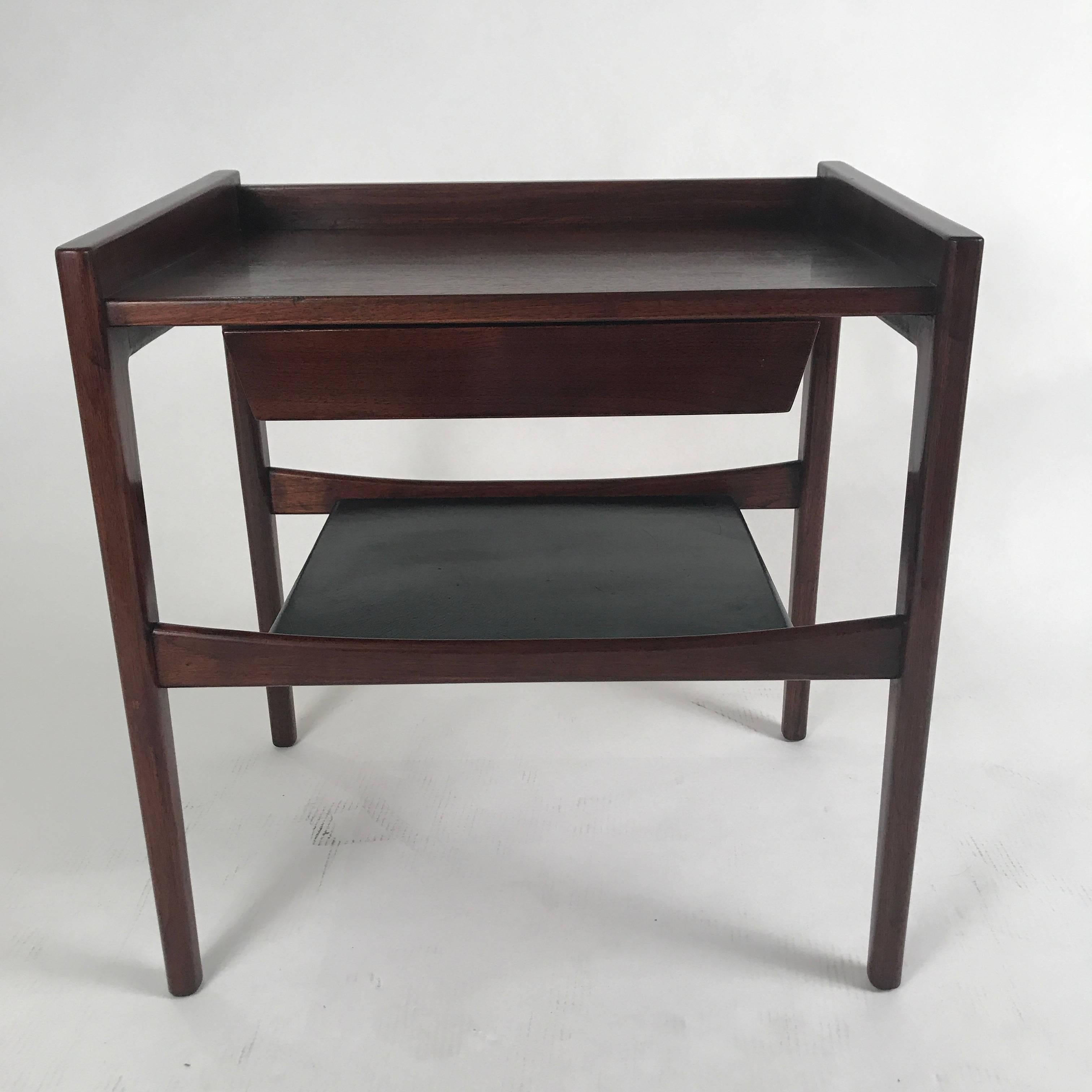 Mid-Century Modern Pair of Stilted Jens Risom End / Lamp Tables /Nightstands in Walnut and Leather