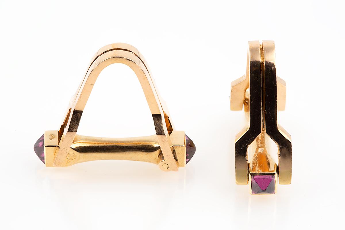 Art Deco Stirrup Shaped Cufflinks in 18 Karat Gold with Two Rubies, French, circa 1950 For Sale