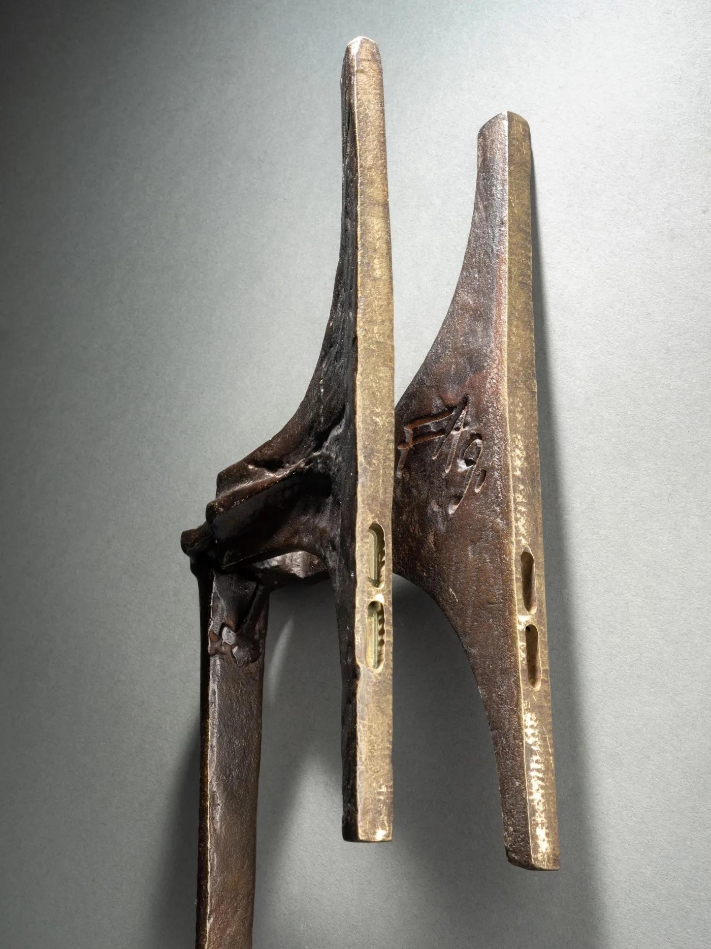 Milieu du XXe siècle Paire d'appliques en bronze 