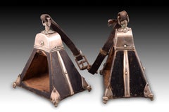 Pair of stirrups. Silver, wood, metal. South America, 19th century.