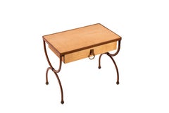 Paire de tables d'appoint en cuir cousu de Jacques Adnet