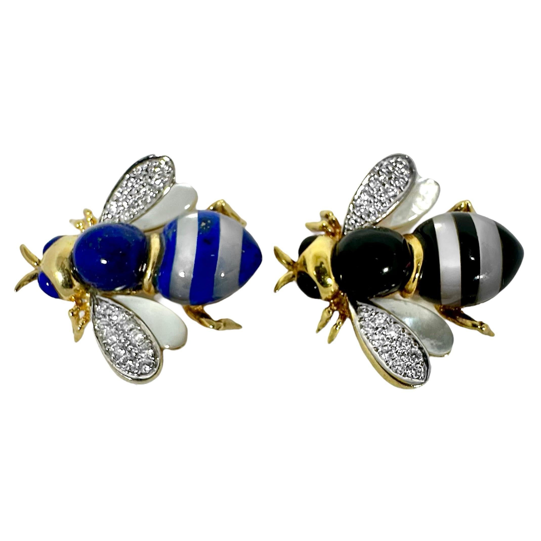 Pair of Stone Inlay Bumble Bee Pins in Gold w/ Diamond Wings by Asch Grossbardt In Good Condition For Sale In Palm Beach, FL