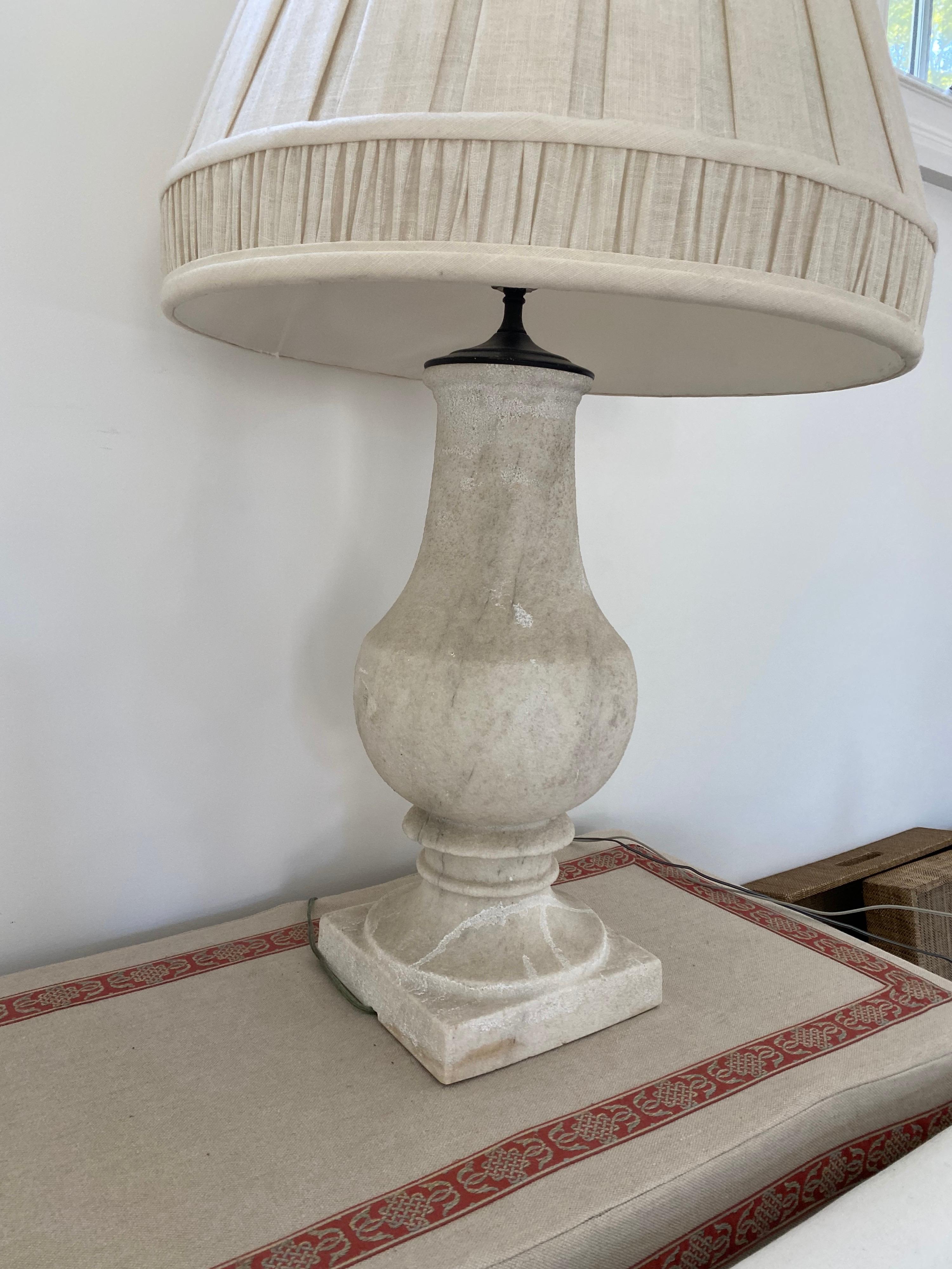 Paire de lampes en pierre, XXe siècle en vente 4