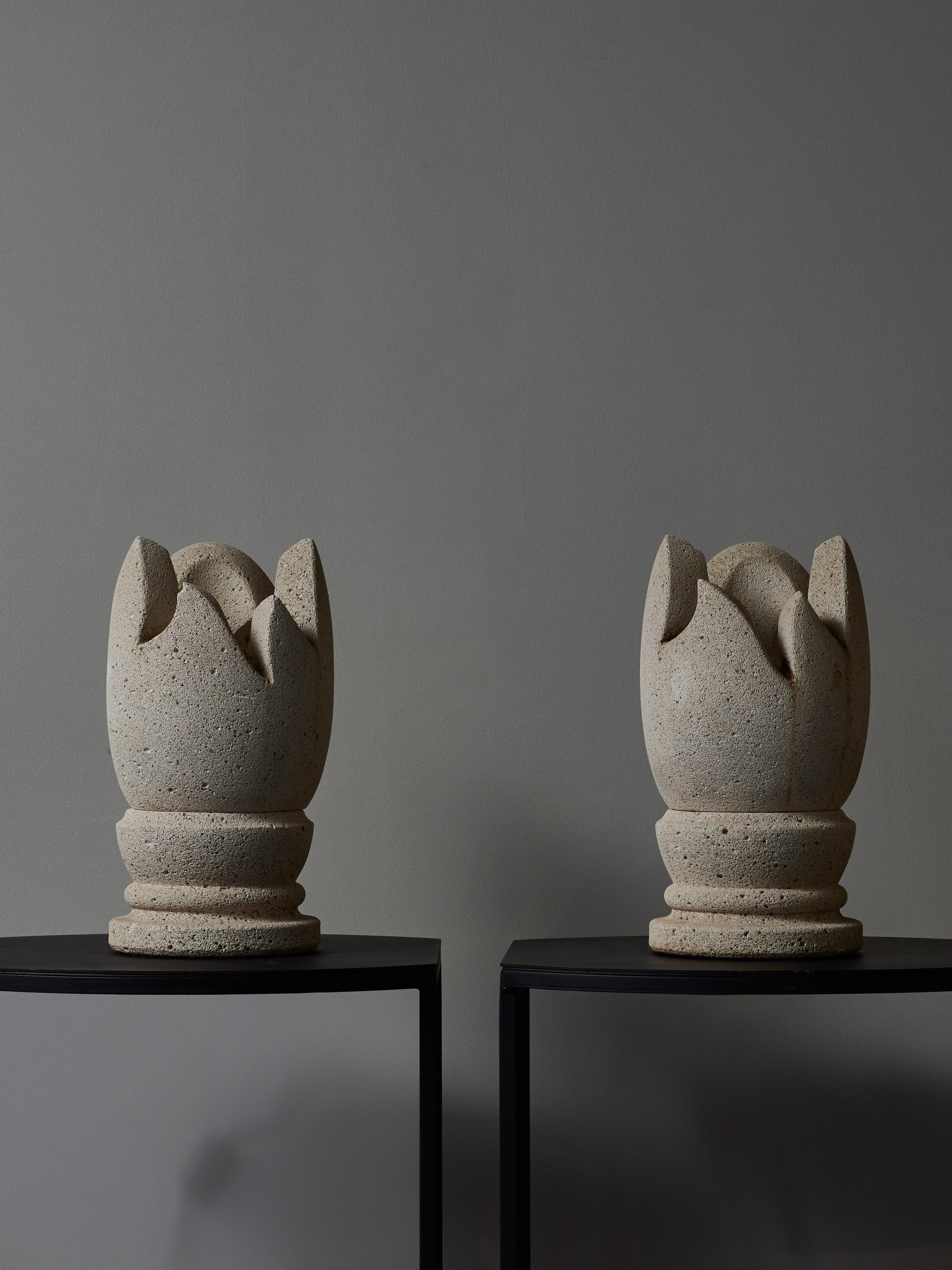 Mid-Century Modern Paire de lampes de table en pierre en vente