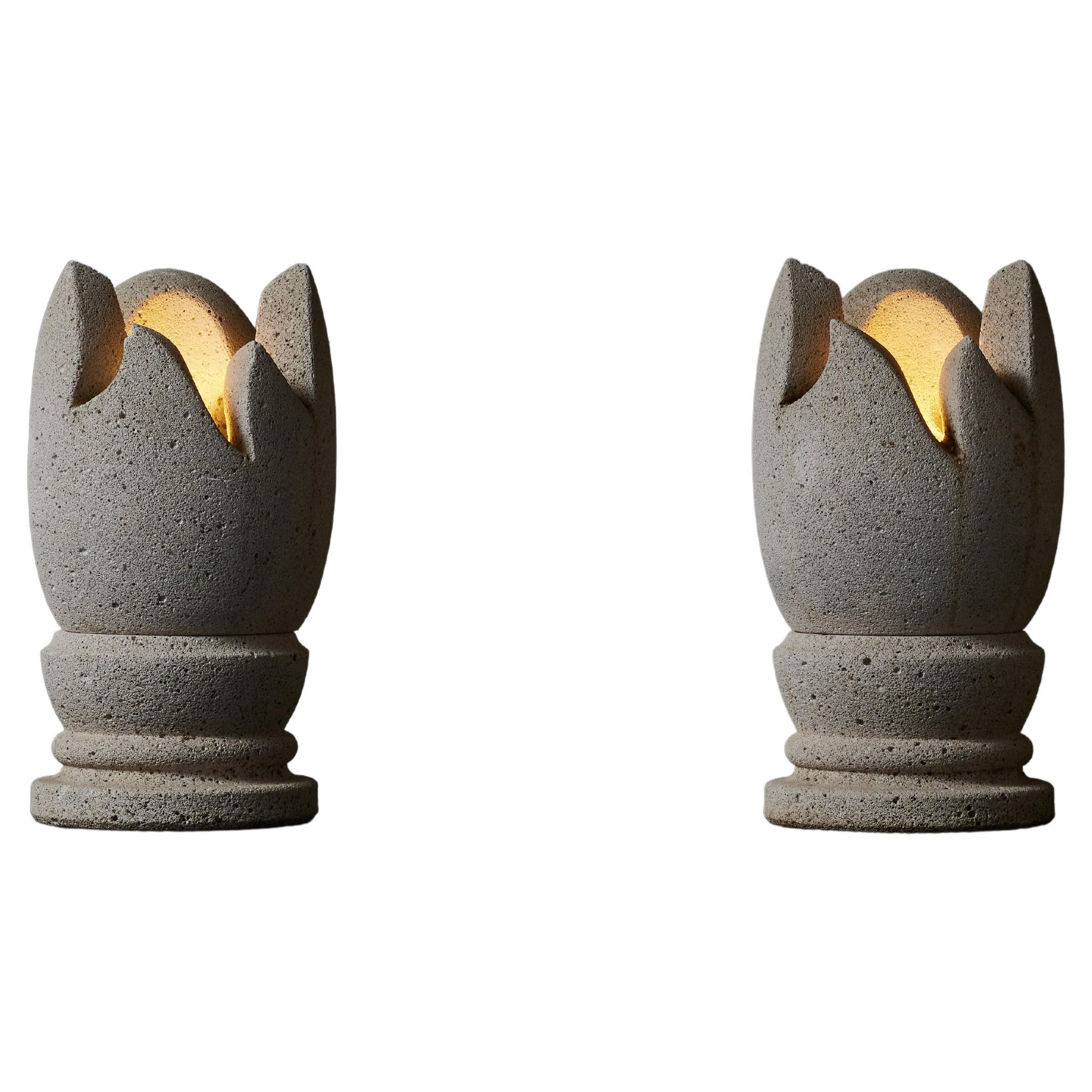 Paire de lampes de table en pierre en vente