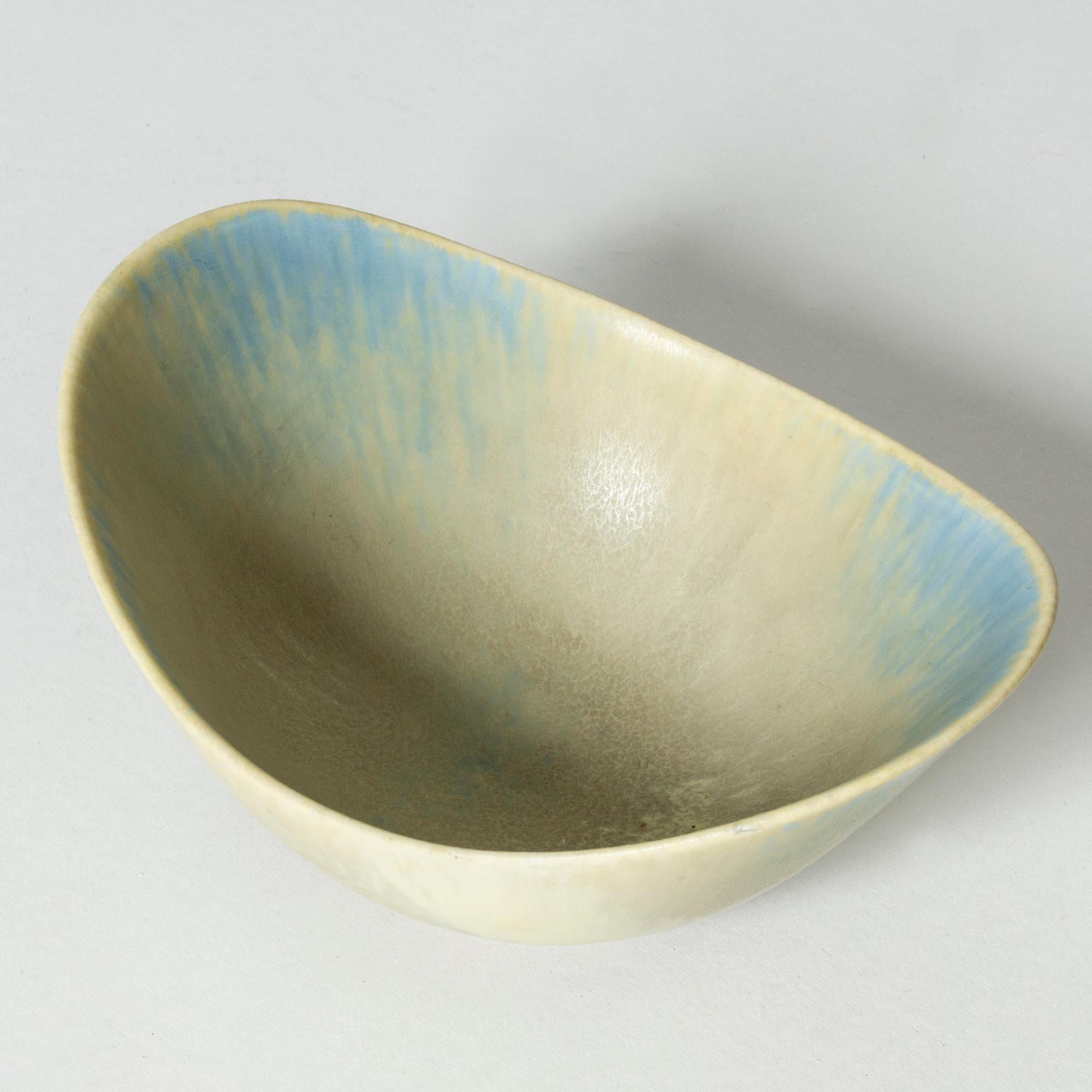 Pair of Stoneware Bowls by Gunnar Nylund, Rörstrand, 1950s In Good Condition For Sale In Stockholm, SE