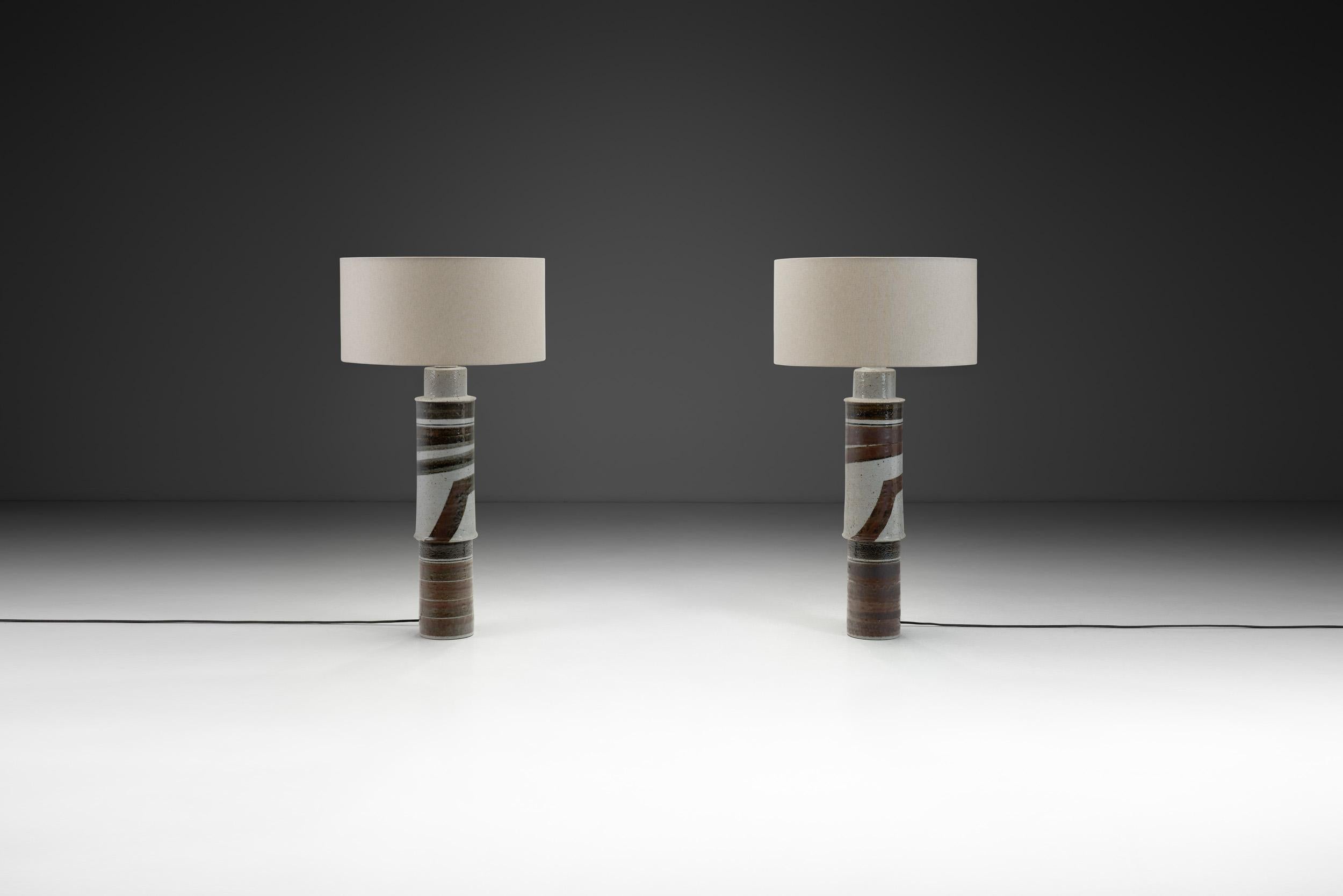 Paar Stehlampen aus Steinzeug von Inger Persson für Rörstrand, Schweden 1960er Jahre (Skandinavische Moderne) im Angebot