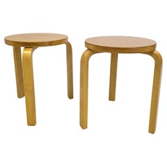 Coppia di sgabelli 60 di Alvar Aalto