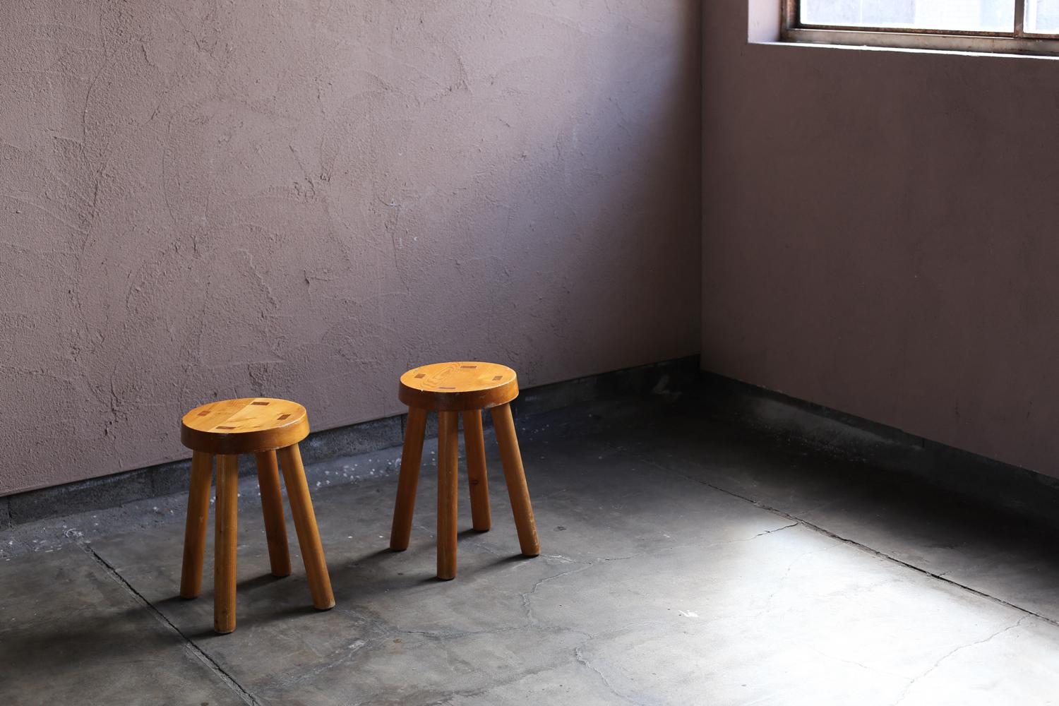 Pair of Stools by Charlotte Perriand for Les Arcs In Good Condition For Sale In Sammu-shi, Chiba