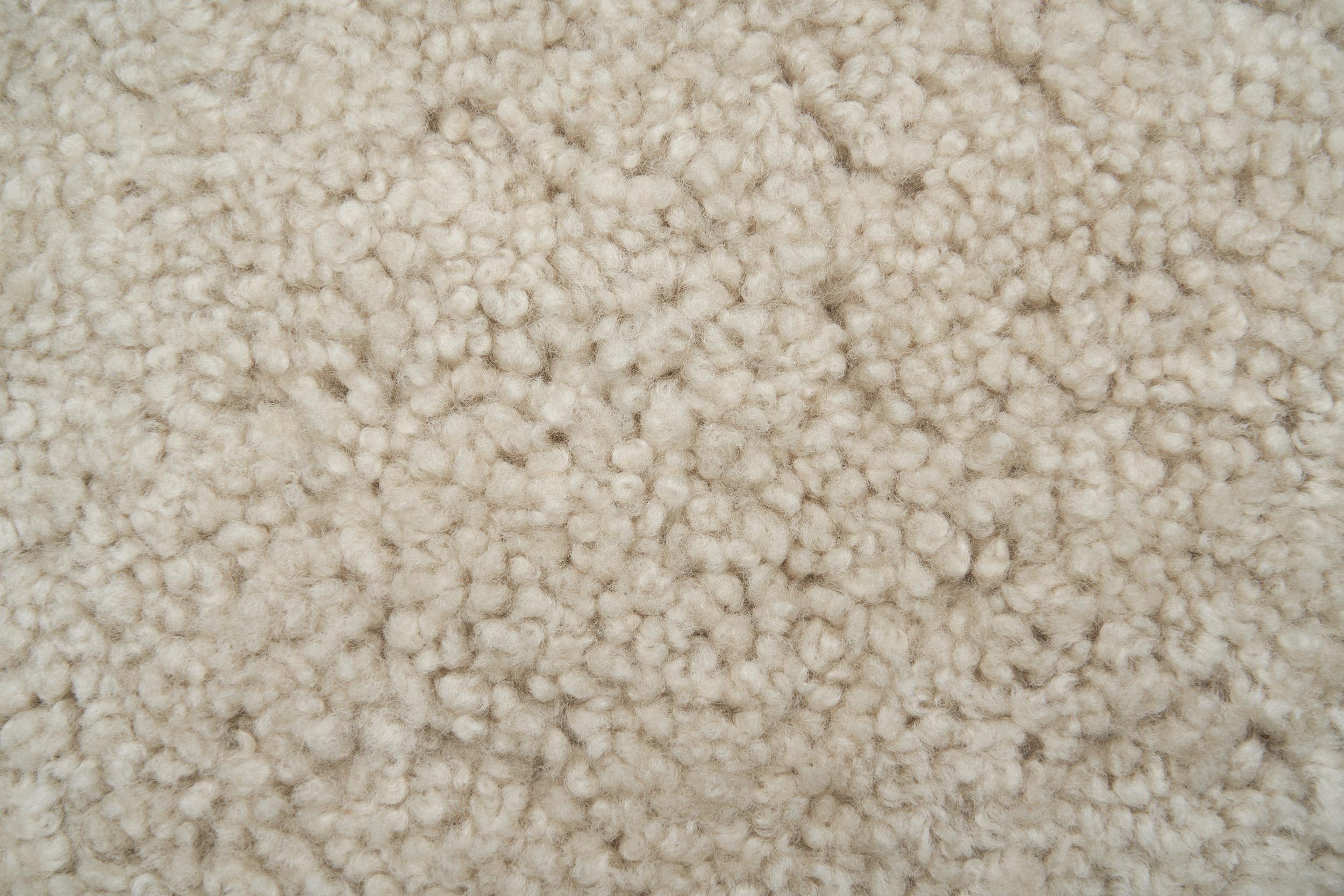 Paire de tabourets de Krogenæs avec sièges en peau de mouton, Norvège 20e siècle en vente 3