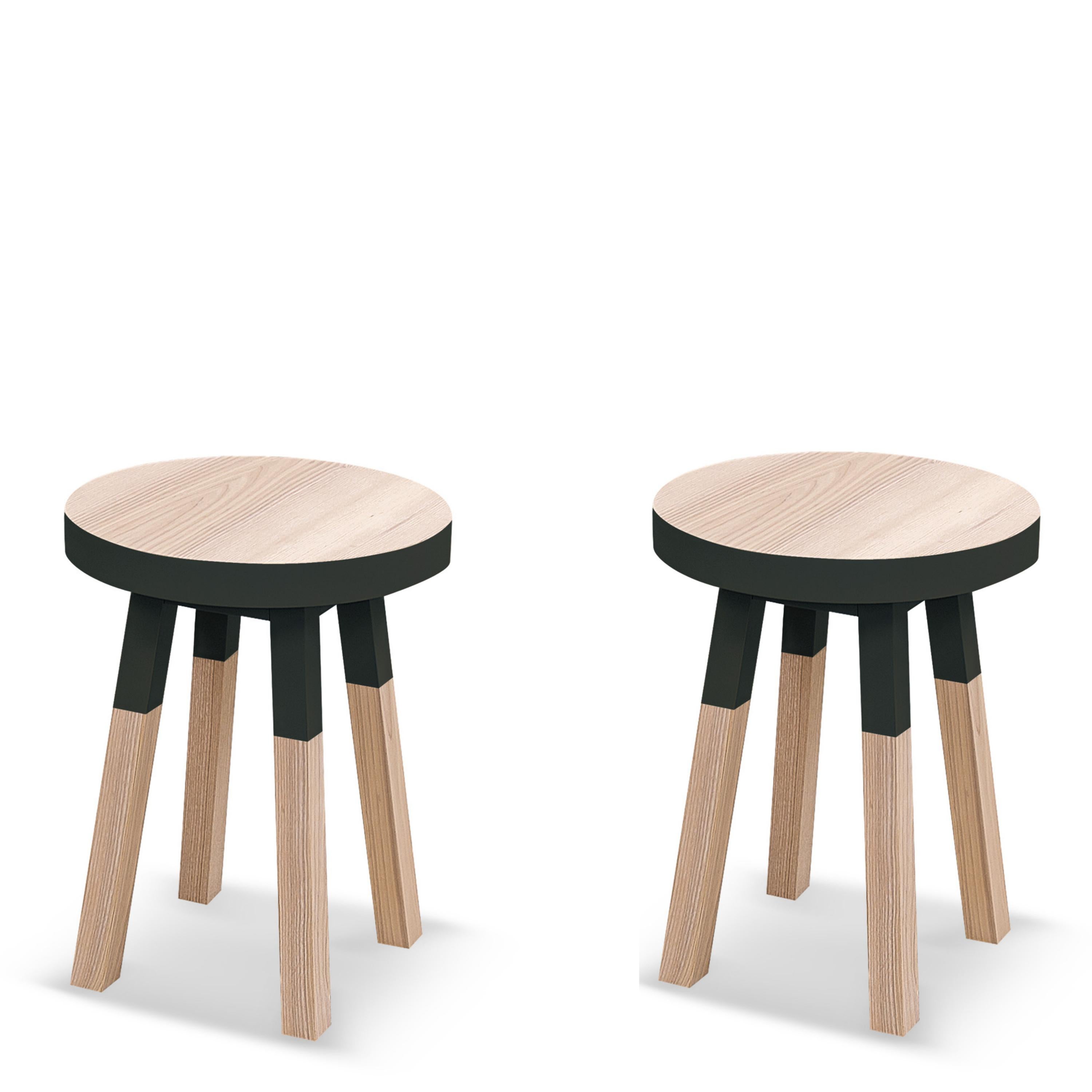 Sgabelli rotondi di design francese realizzati a mano in Wood, di E. Gizard Paris, confezione da 2 pz. in vendita 2