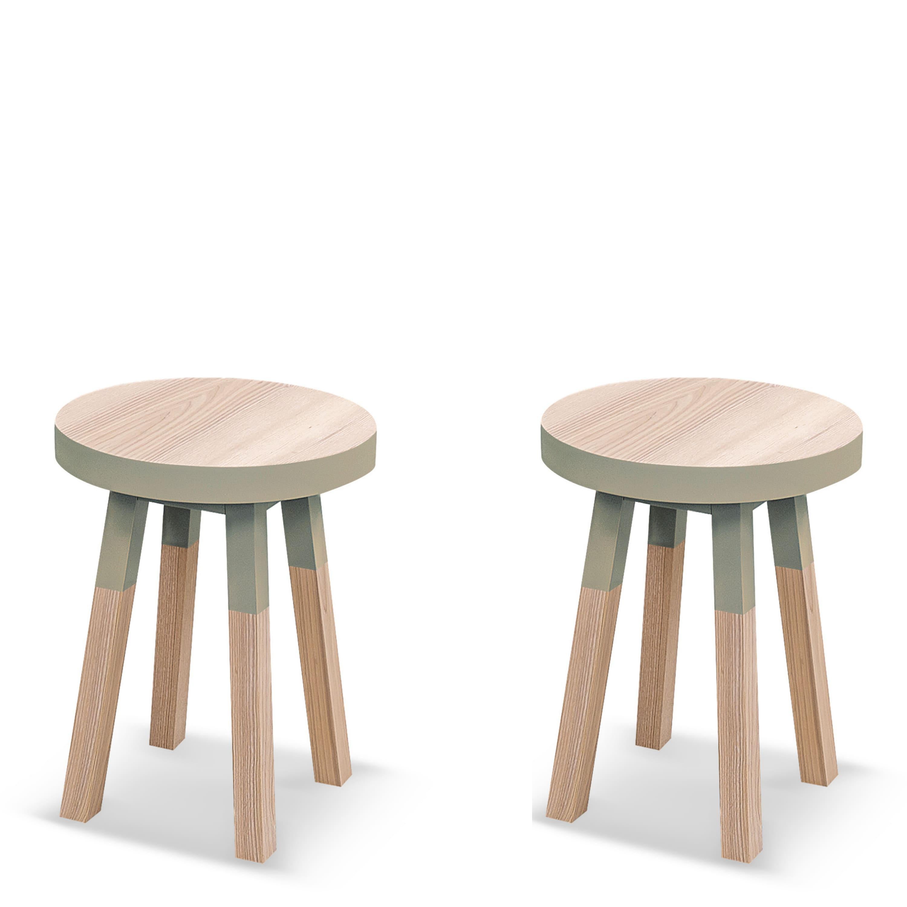 Sgabelli rotondi di design francese realizzati a mano in Wood, di E. Gizard Paris, confezione da 2 pz. in vendita 4