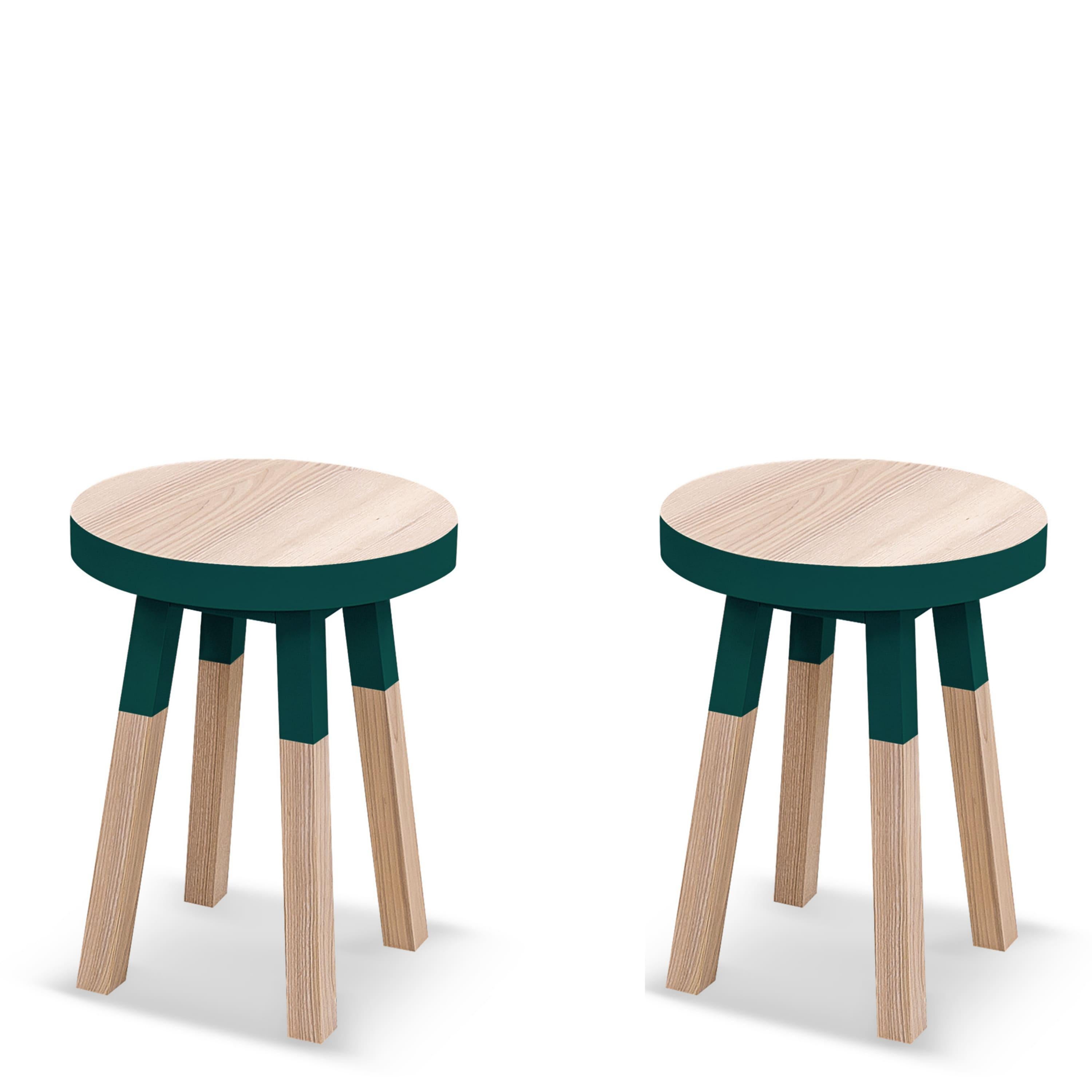 XXI secolo e contemporaneo Sgabelli rotondi di design francese realizzati a mano in Wood, di E. Gizard Paris, confezione da 2 pz. in vendita
