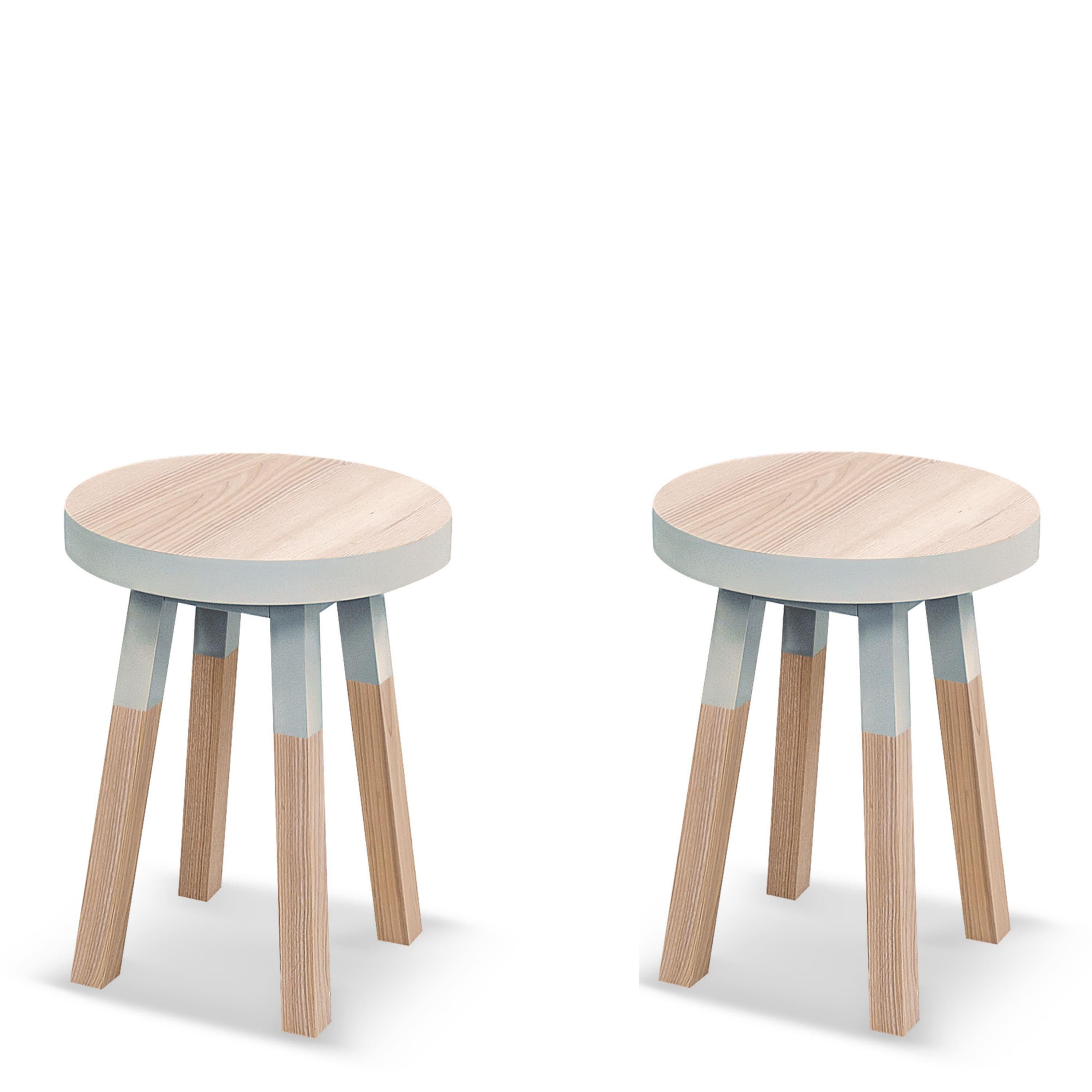 Sgabelli rotondi di design francese realizzati a mano in Wood, di E. Gizard Paris, confezione da 2 pz. in vendita 1