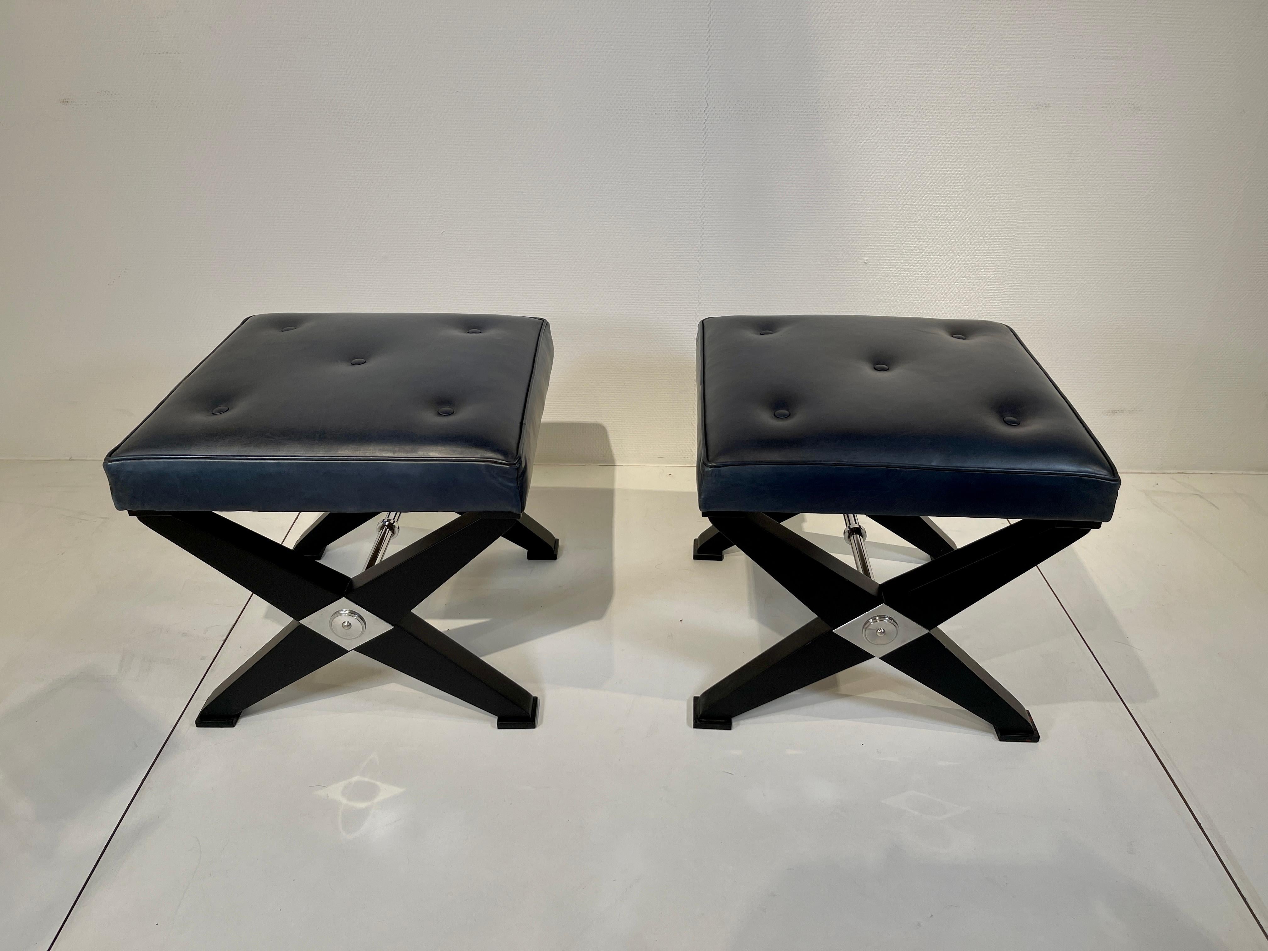 Mid-Century Modern Pair of stools in black lacquered wood and blue leather For Sale