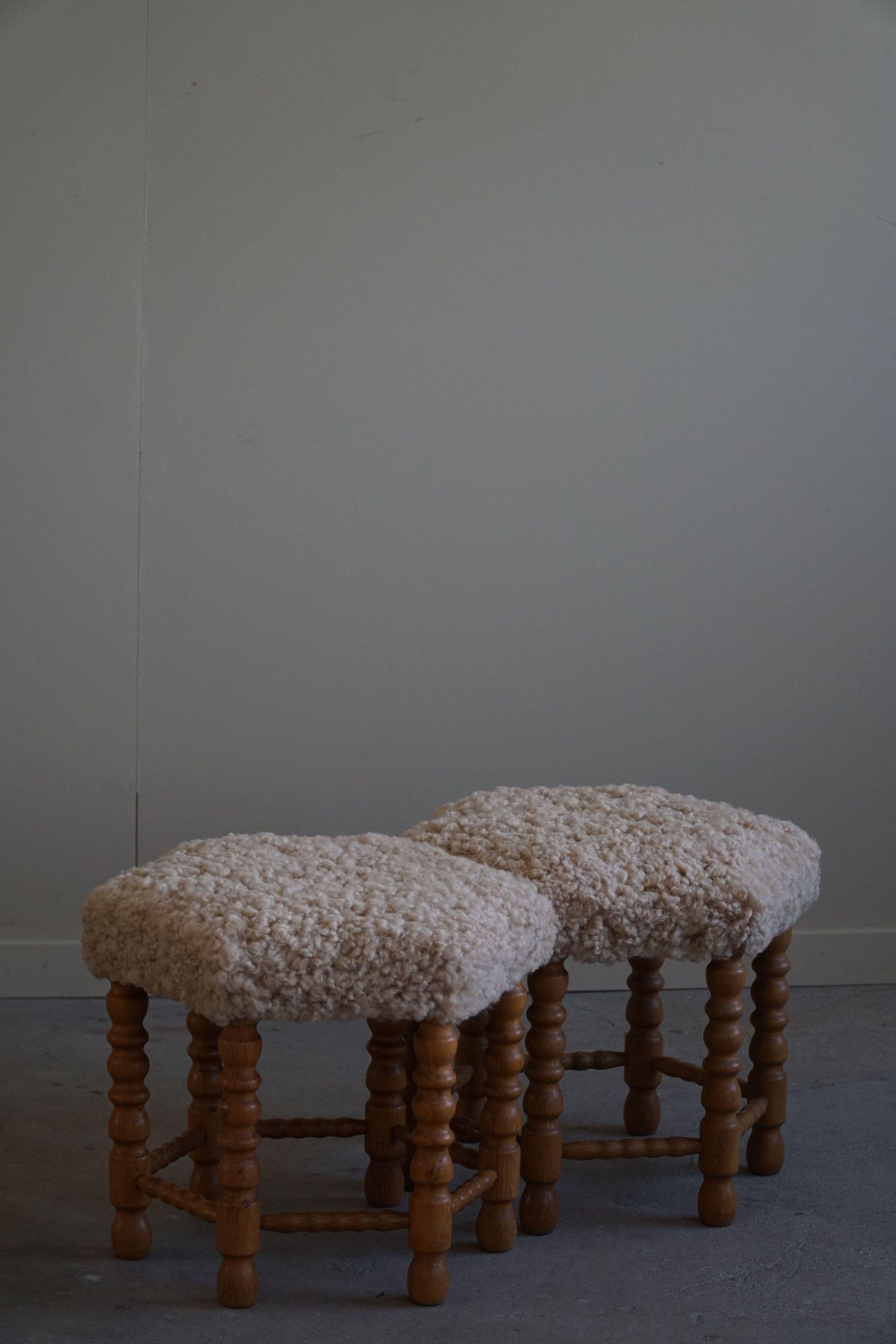 Pair of Stools in Oak, Reupholstered in Lambswool, Danish Cabinetmaker, 1950s For Sale 4