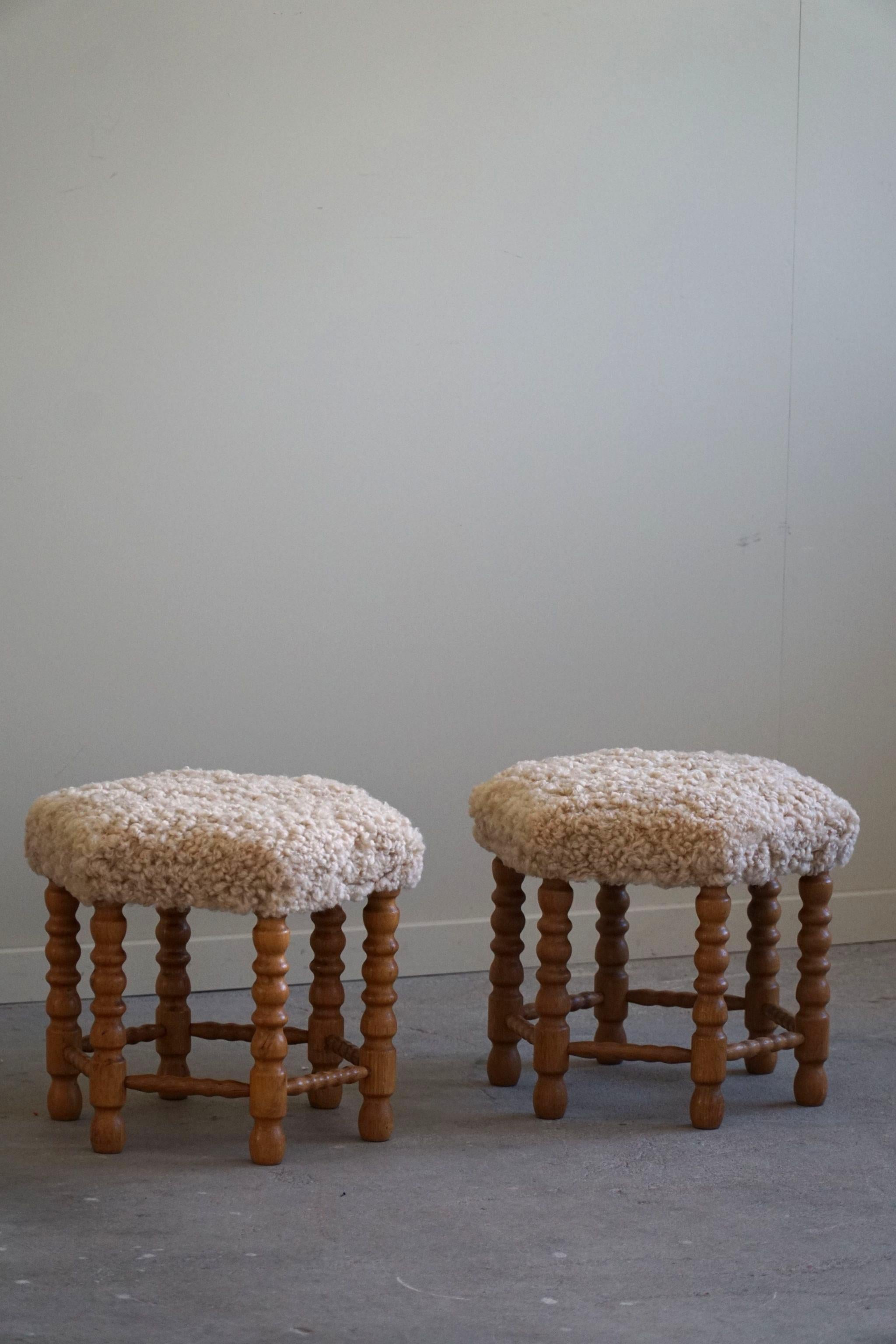 Pair of Stools in Oak, Reupholstered in Lambswool, Danish Cabinetmaker, 1950s For Sale 5
