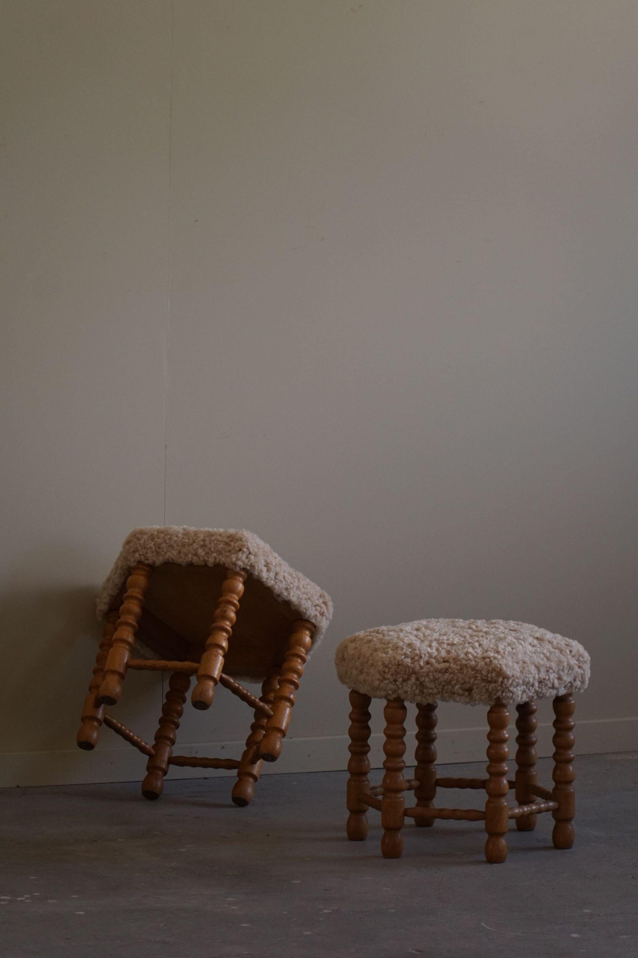 Pair of Stools in Oak, Reupholstered in Lambswool, Danish Cabinetmaker, 1950s For Sale 6