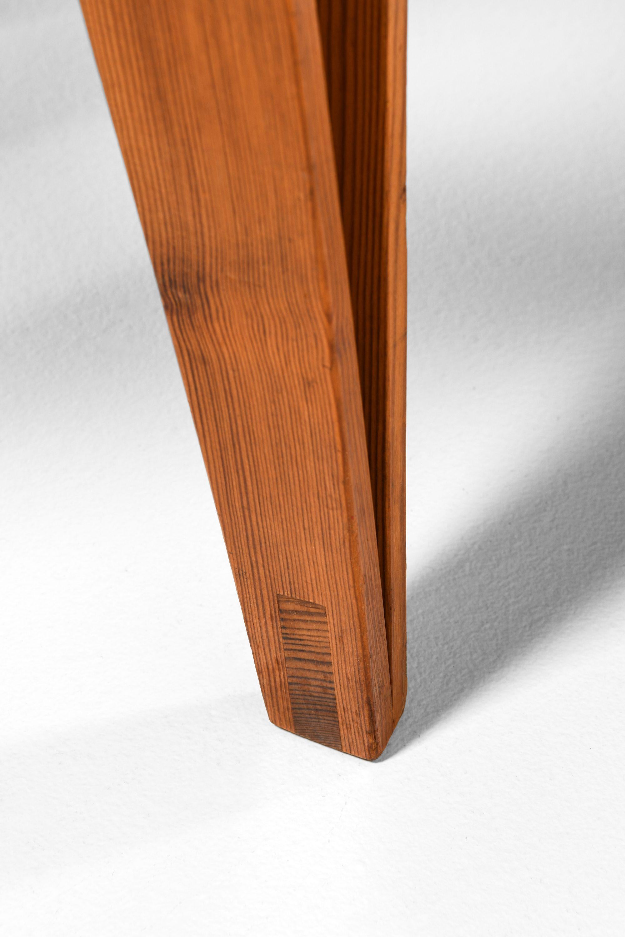 Paire de tabourets en pin de l'Oregon par Edvard Wilberg, 1955 en vente 2