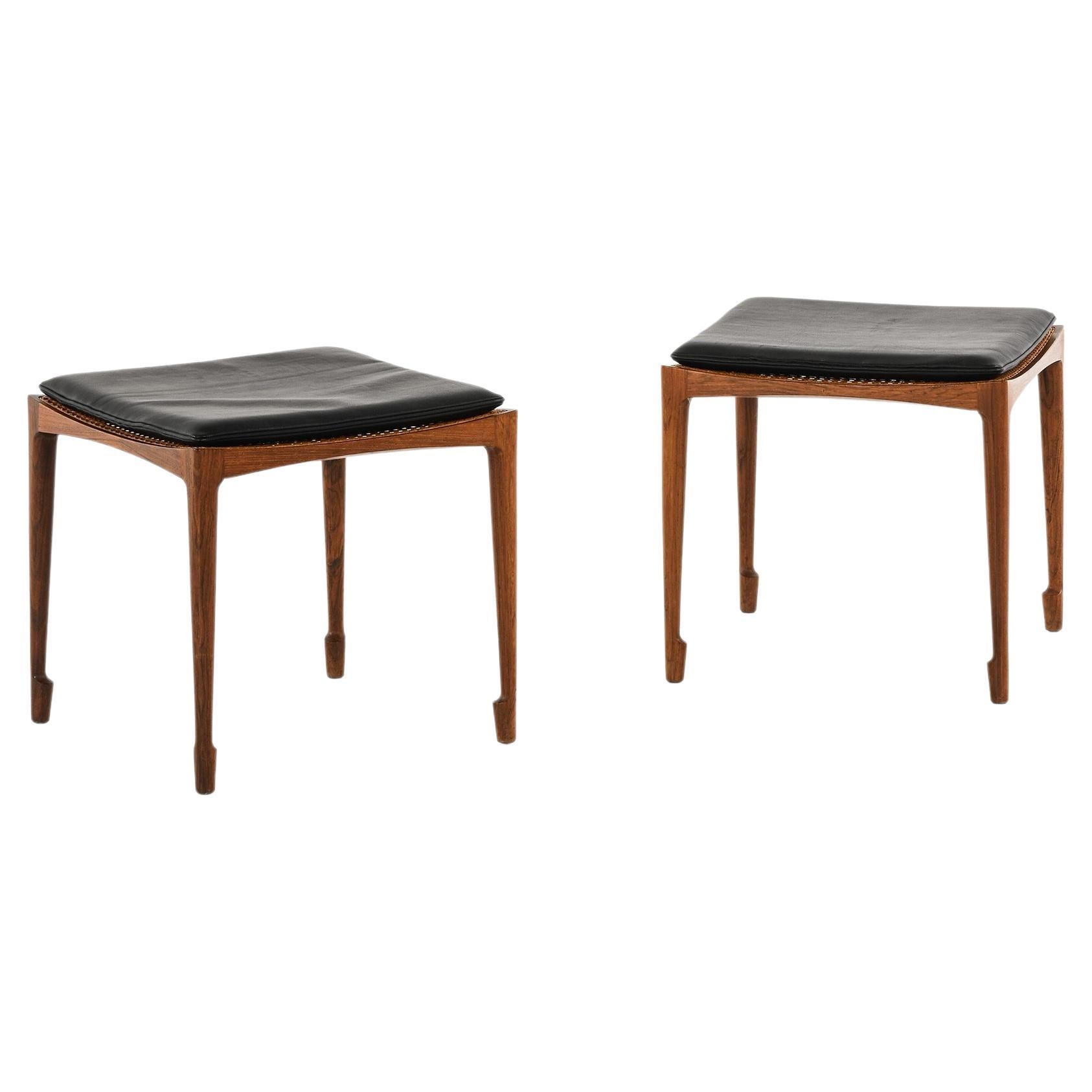 Paire de tabourets en bois de rose et canne tressée par Bernt Petersen, années 1950 en vente