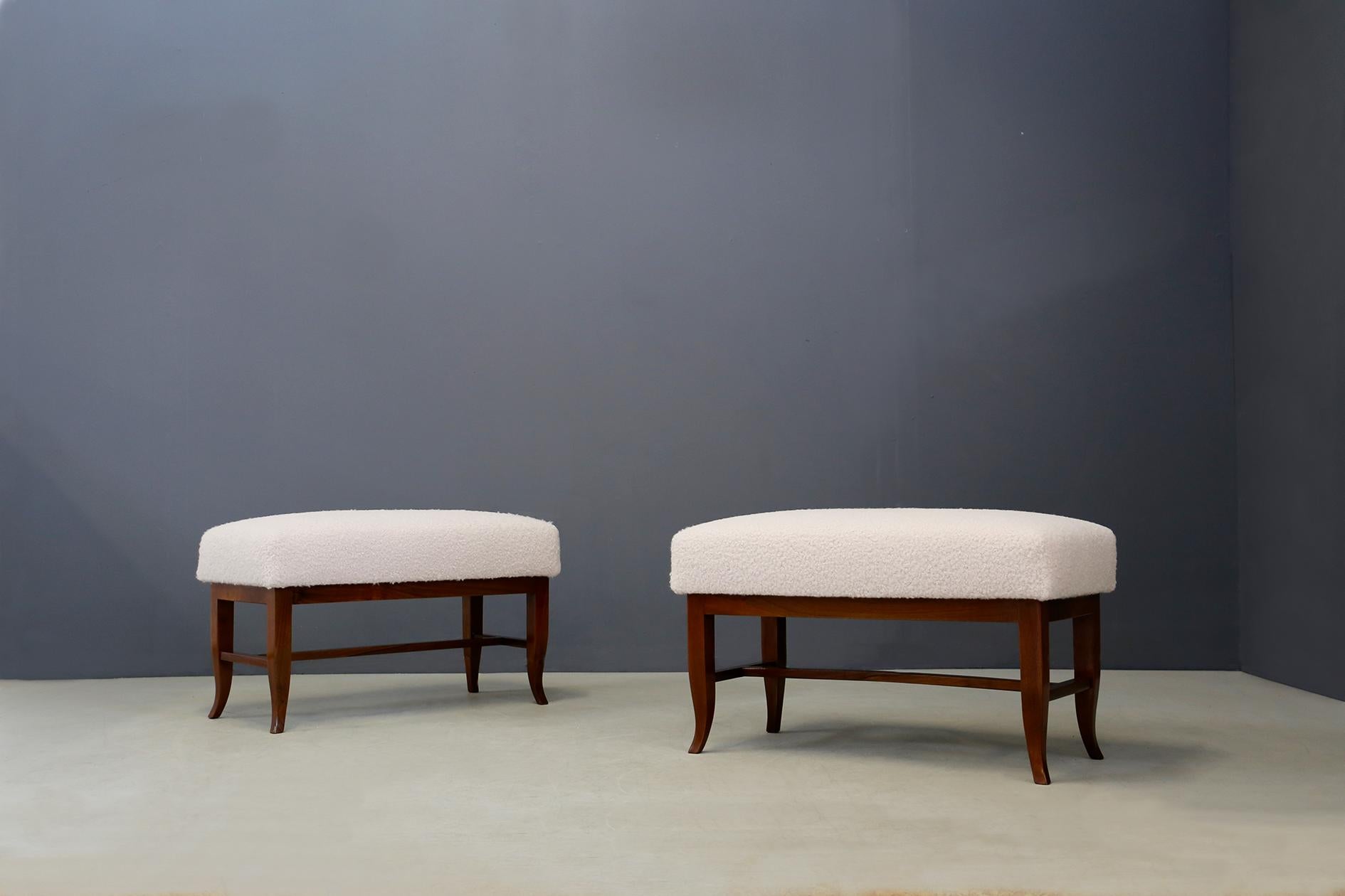 Italian Pair of Stools in Style Gio Ponti in White Boucle Fabric and Walnut, 1960s