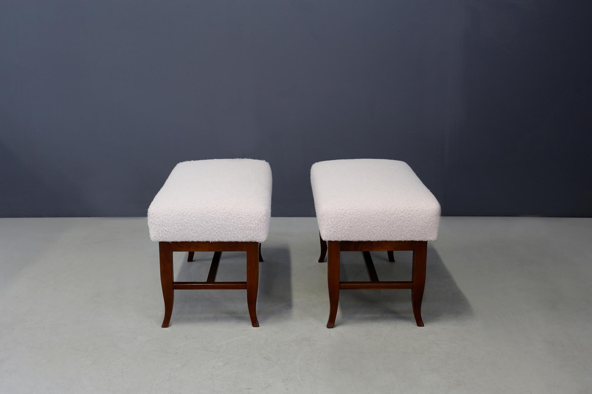 Mid-20th Century Pair of Stools in Style Gio Ponti in White Boucle Fabric and Walnut, 1960s