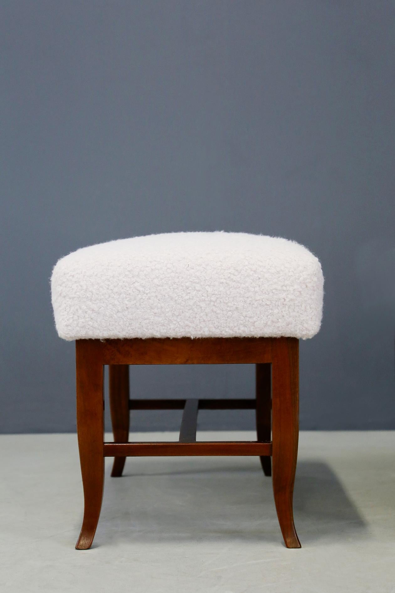 Bouclé Pair of Stools in Style Gio Ponti in White Boucle Fabric and Walnut, 1960s