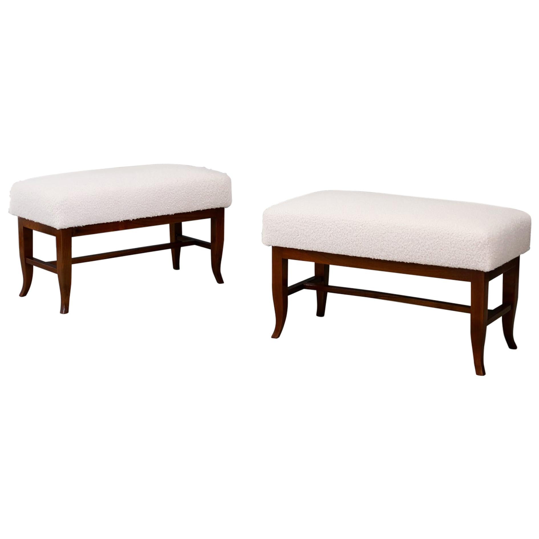 Pair of Stools in Style Gio Ponti in White Boucle Fabric and Walnut, 1960s
