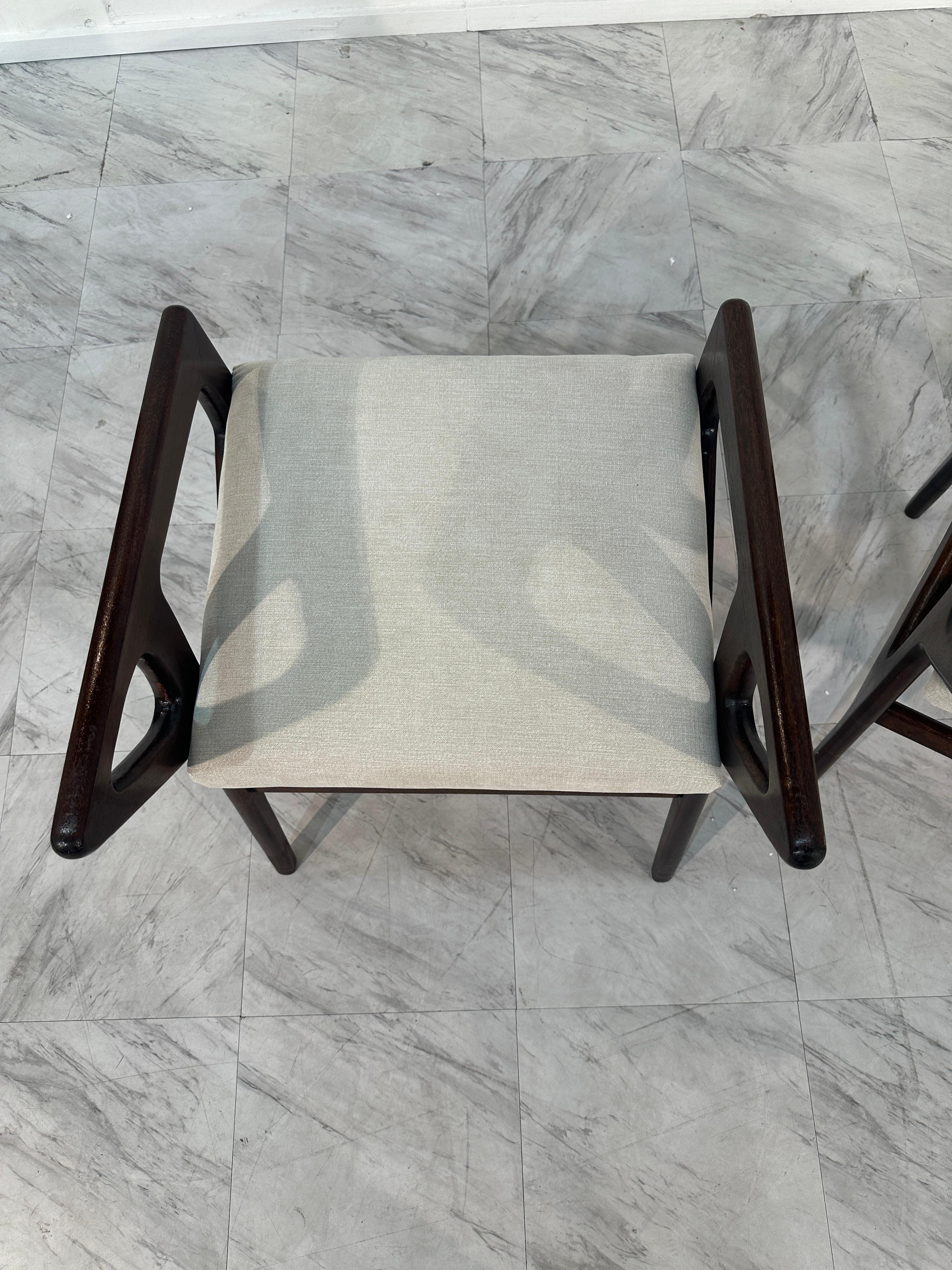 Mid-Century Modern Pair of Stools Mod. “687”, Design Gio Ponti, Cassina Production, Italy, 1950s