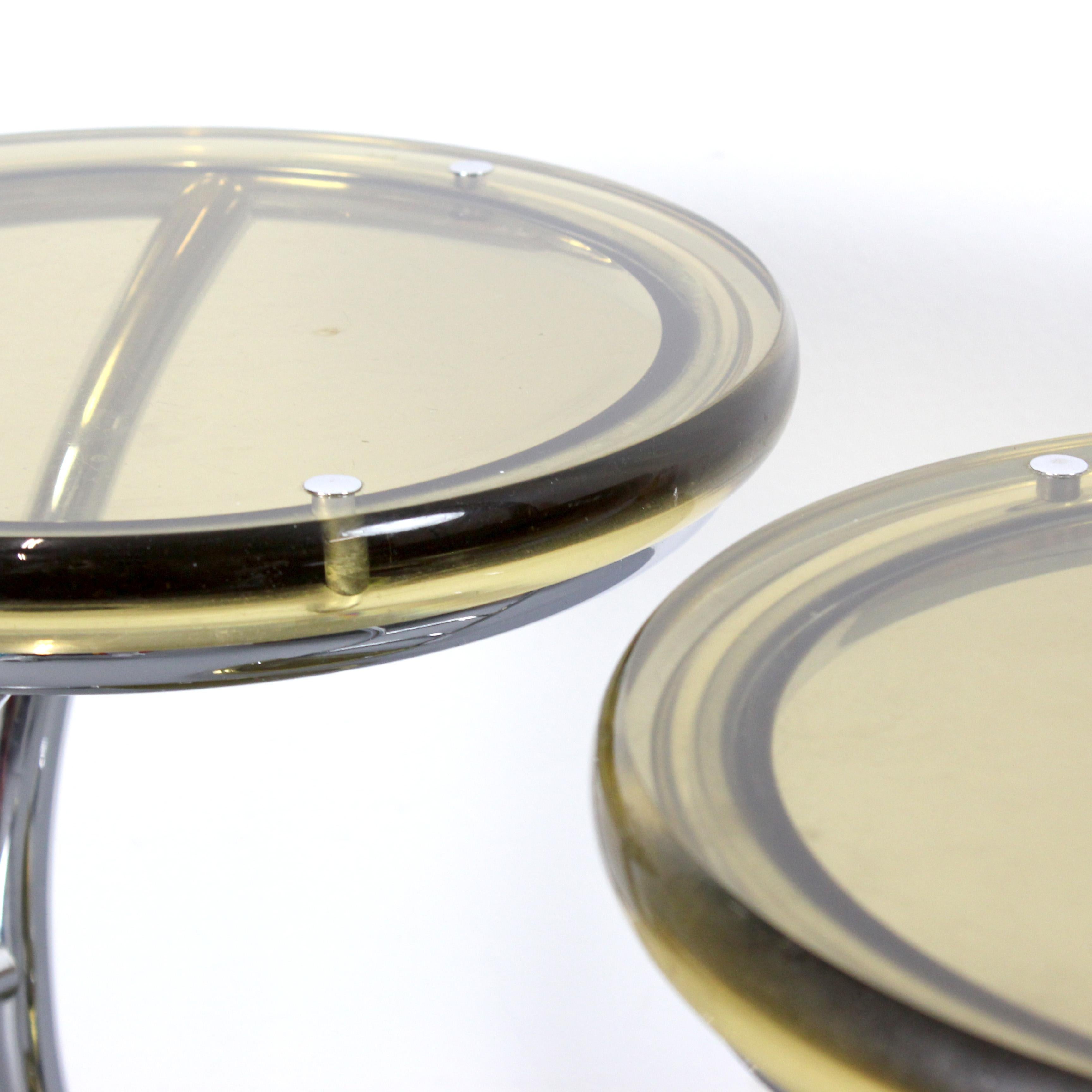 Chrome Pair of stools with a chrome-plated tubular frame and honey-colored methacrylate en vente