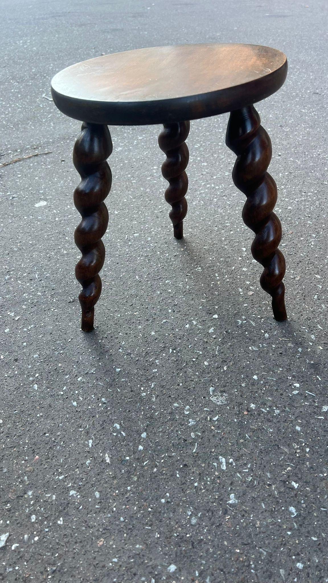 Moderne Paire de tabourets à pieds en spirale en vente